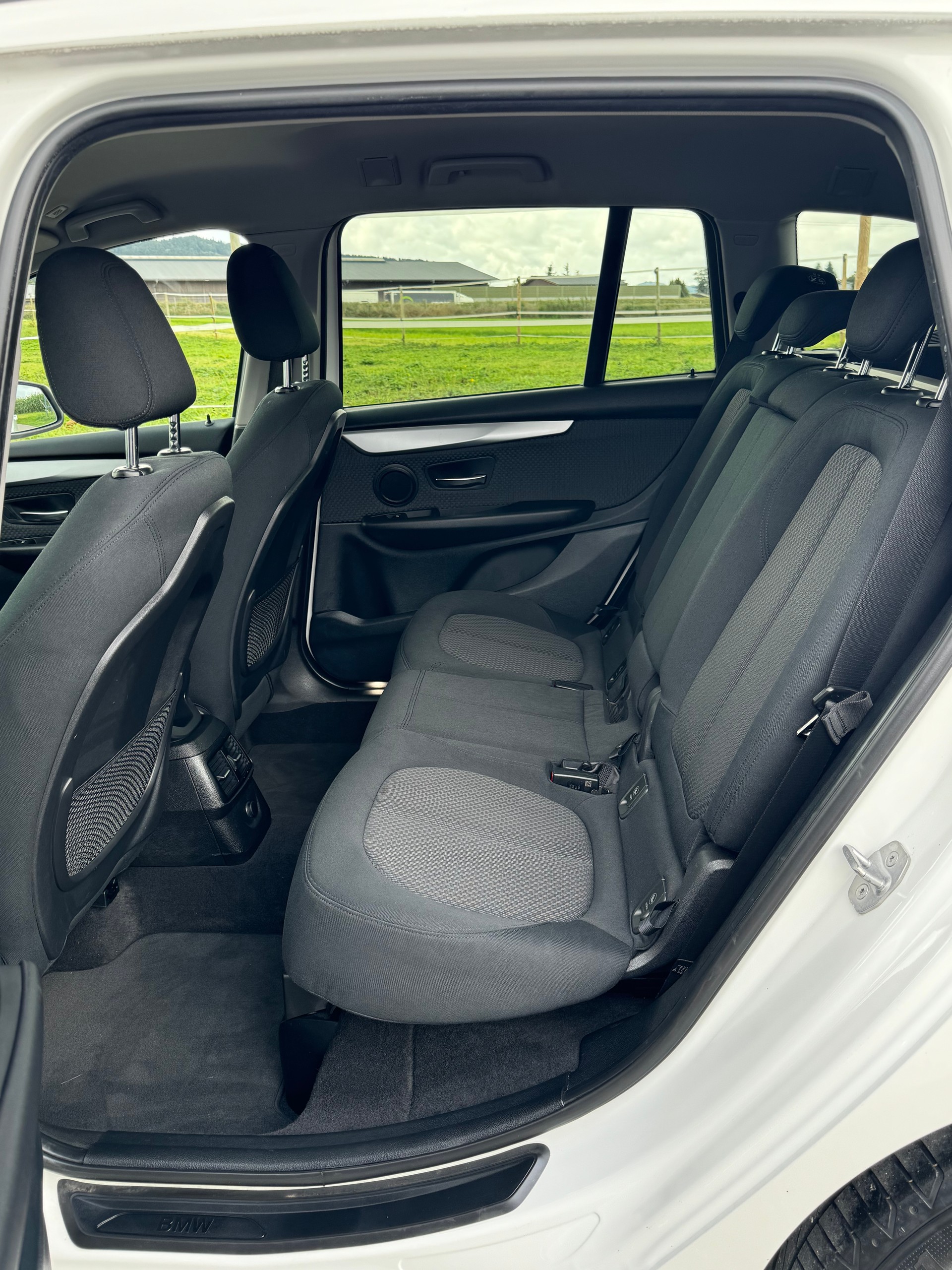 BMW 218d Gran Tourer Luxury Line Steptronic-image-7