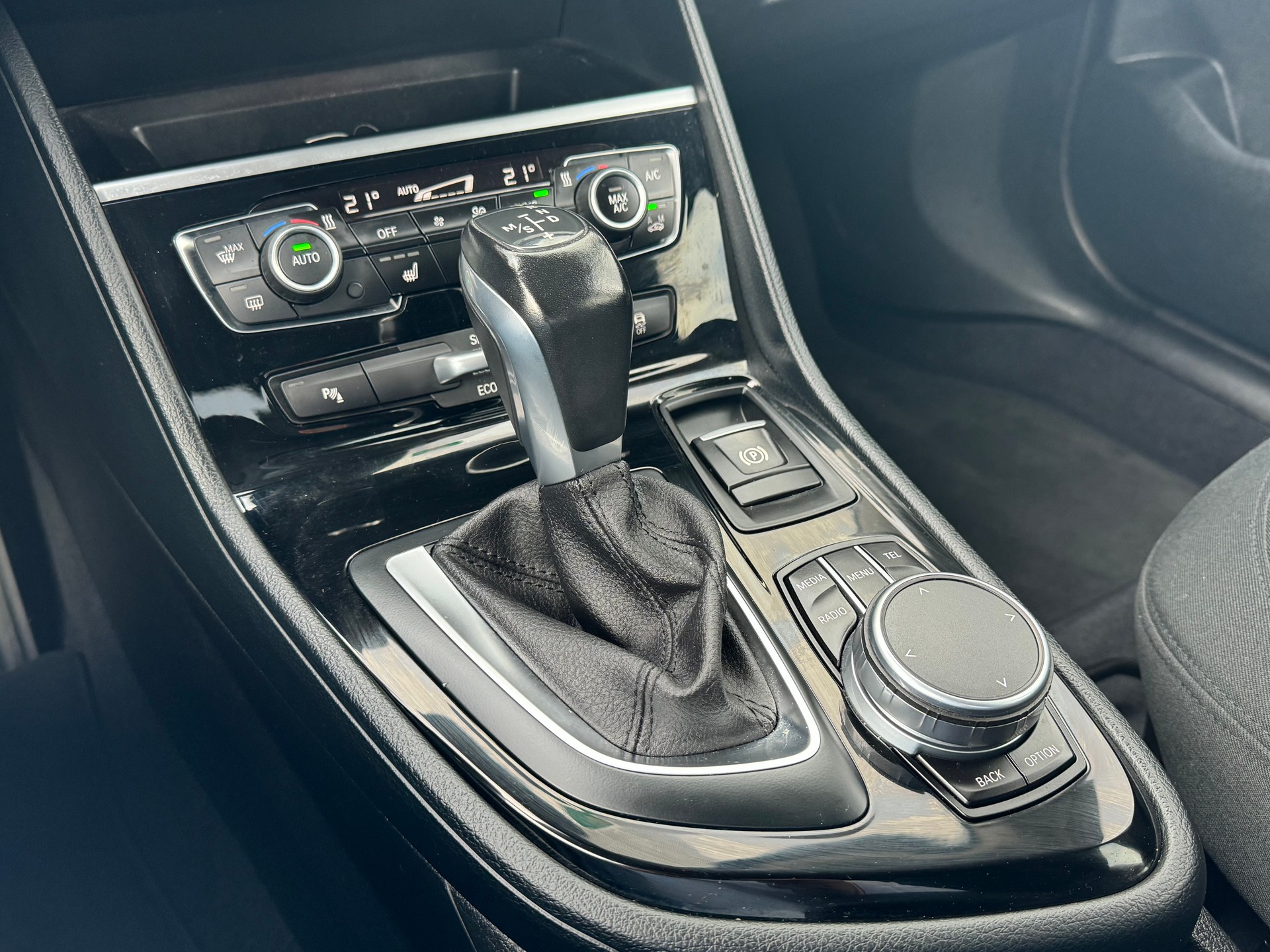 BMW 218d Gran Tourer Luxury Line Steptronic-image-14