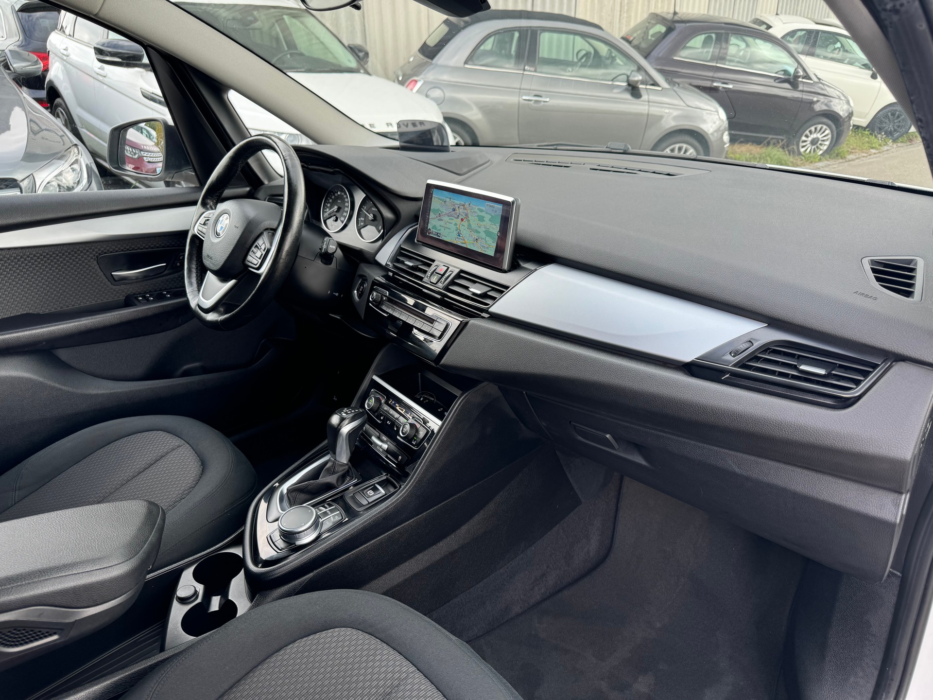 BMW 218d Gran Tourer Luxury Line Steptronic-image-5