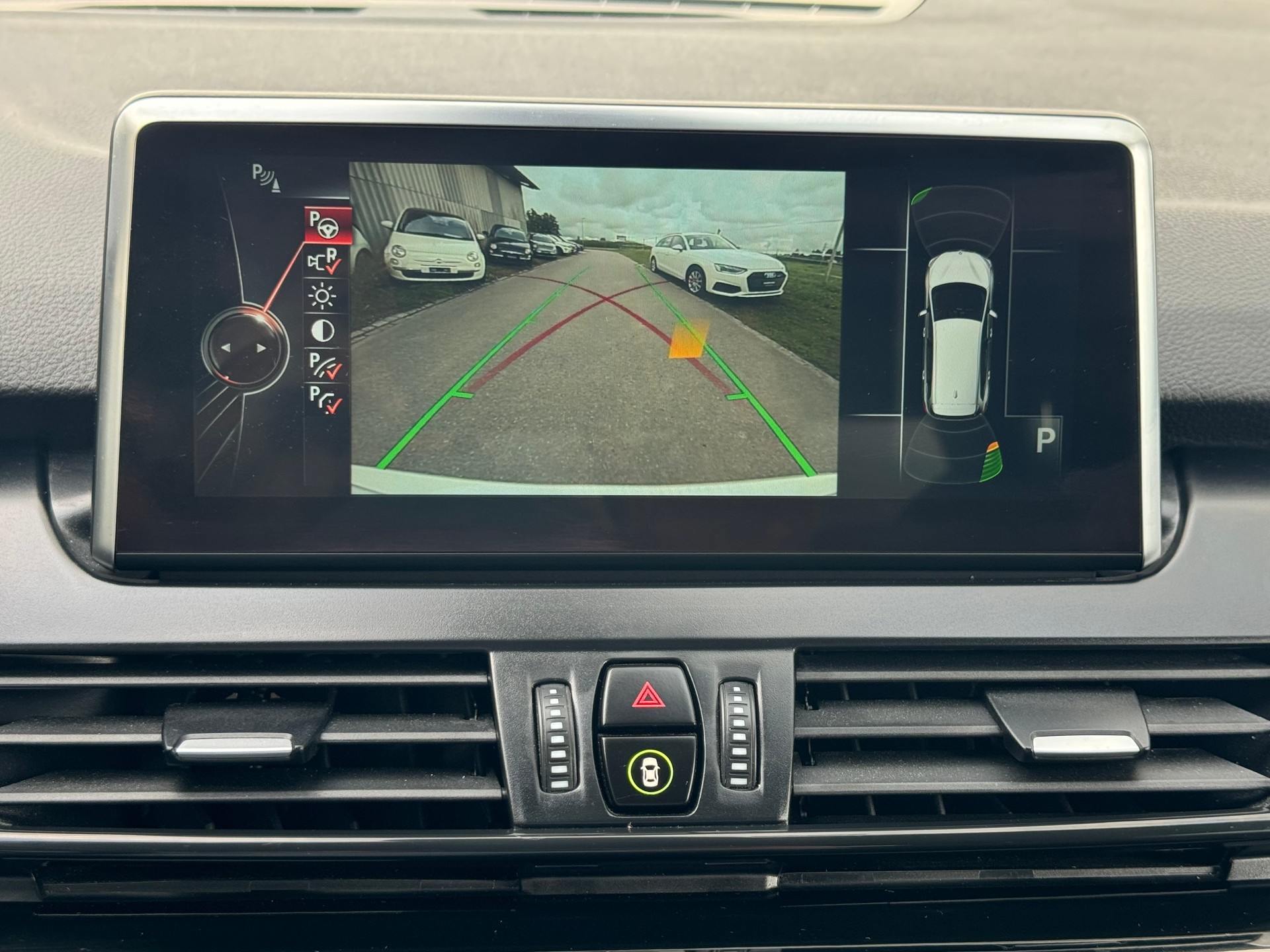 BMW 218d Gran Tourer Luxury Line Steptronic-image-10