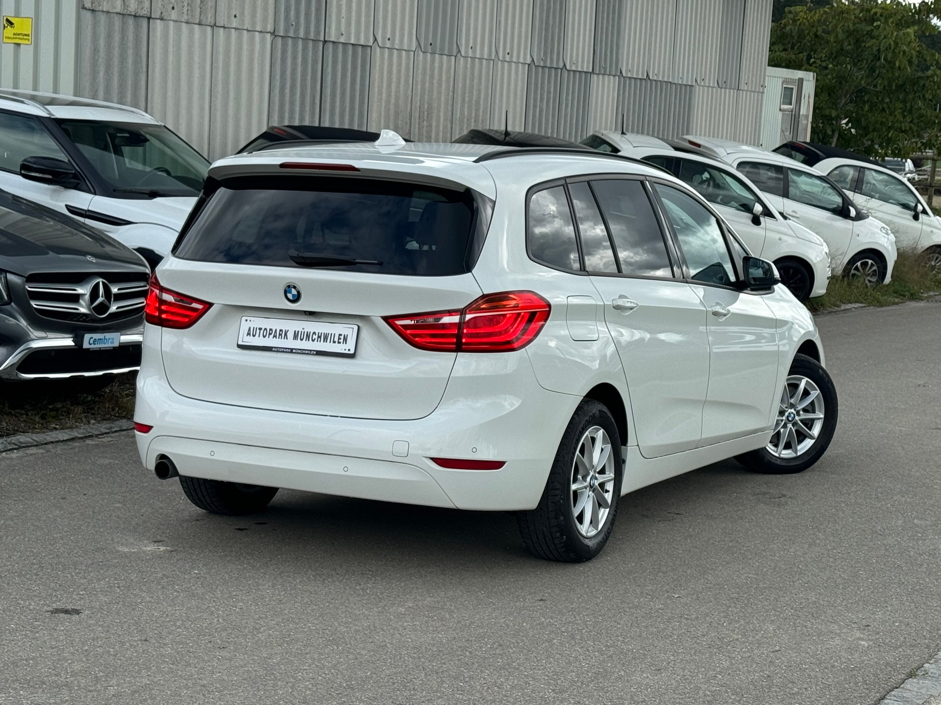 BMW 218d Gran Tourer Luxury Line Steptronic-image-2