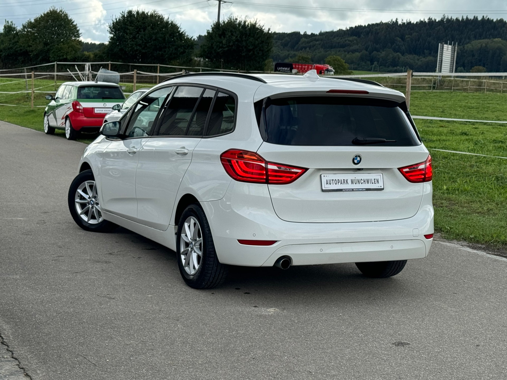 BMW 218d Gran Tourer Luxury Line Steptronic-image-3