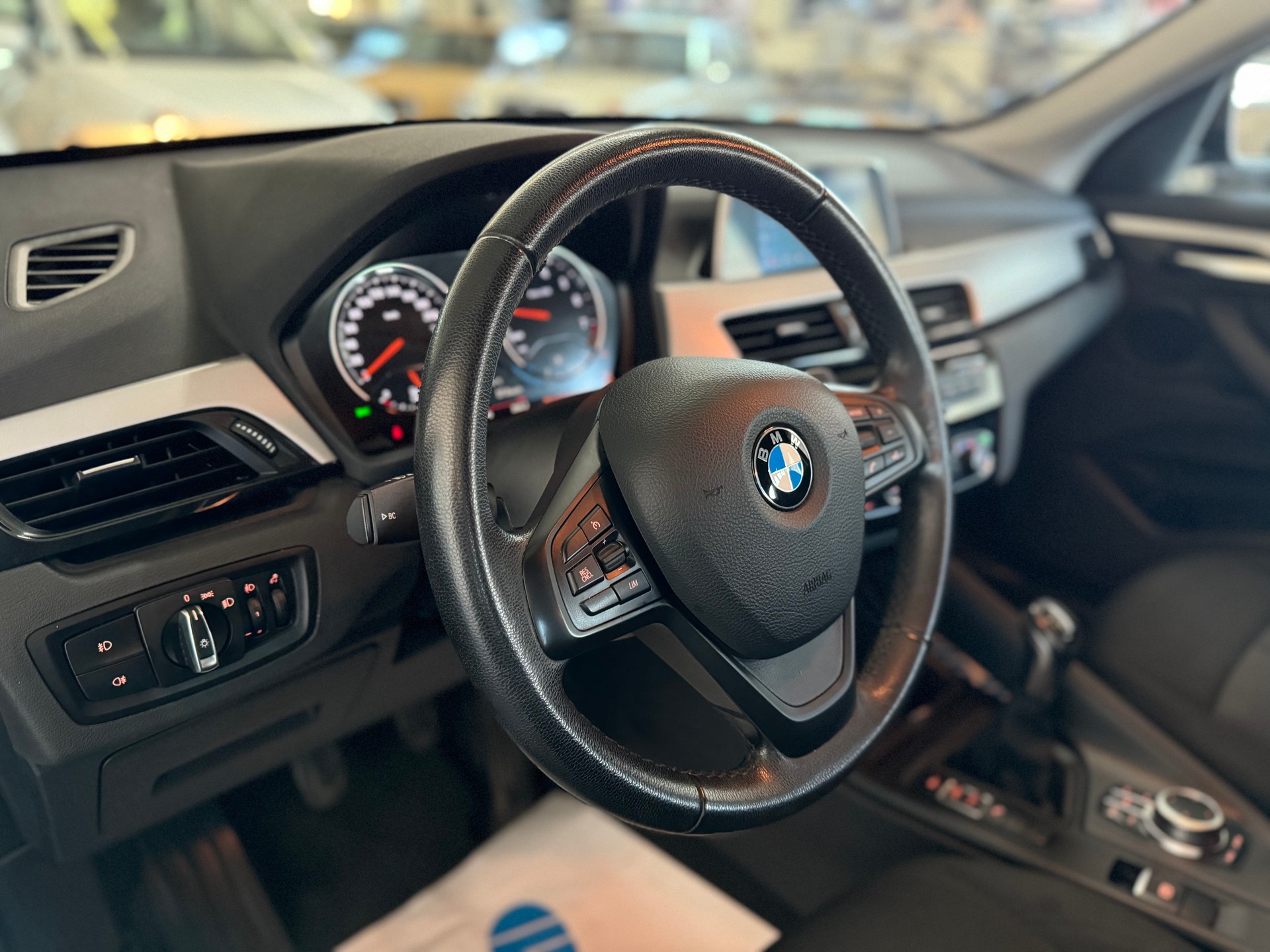 BMW X1 sDrive 18i Sport Line-image-11