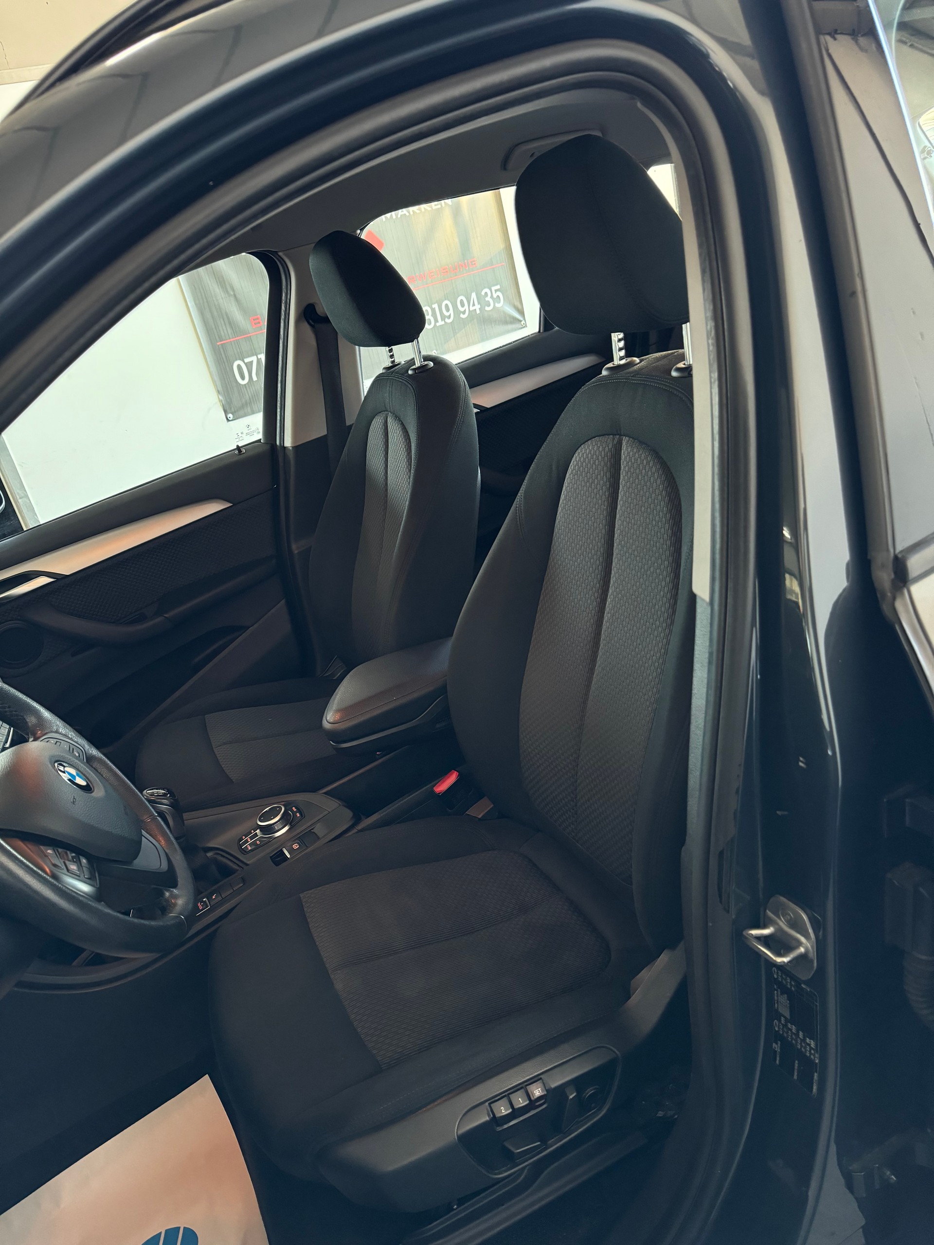 BMW X1 sDrive 18i Sport Line-image-13