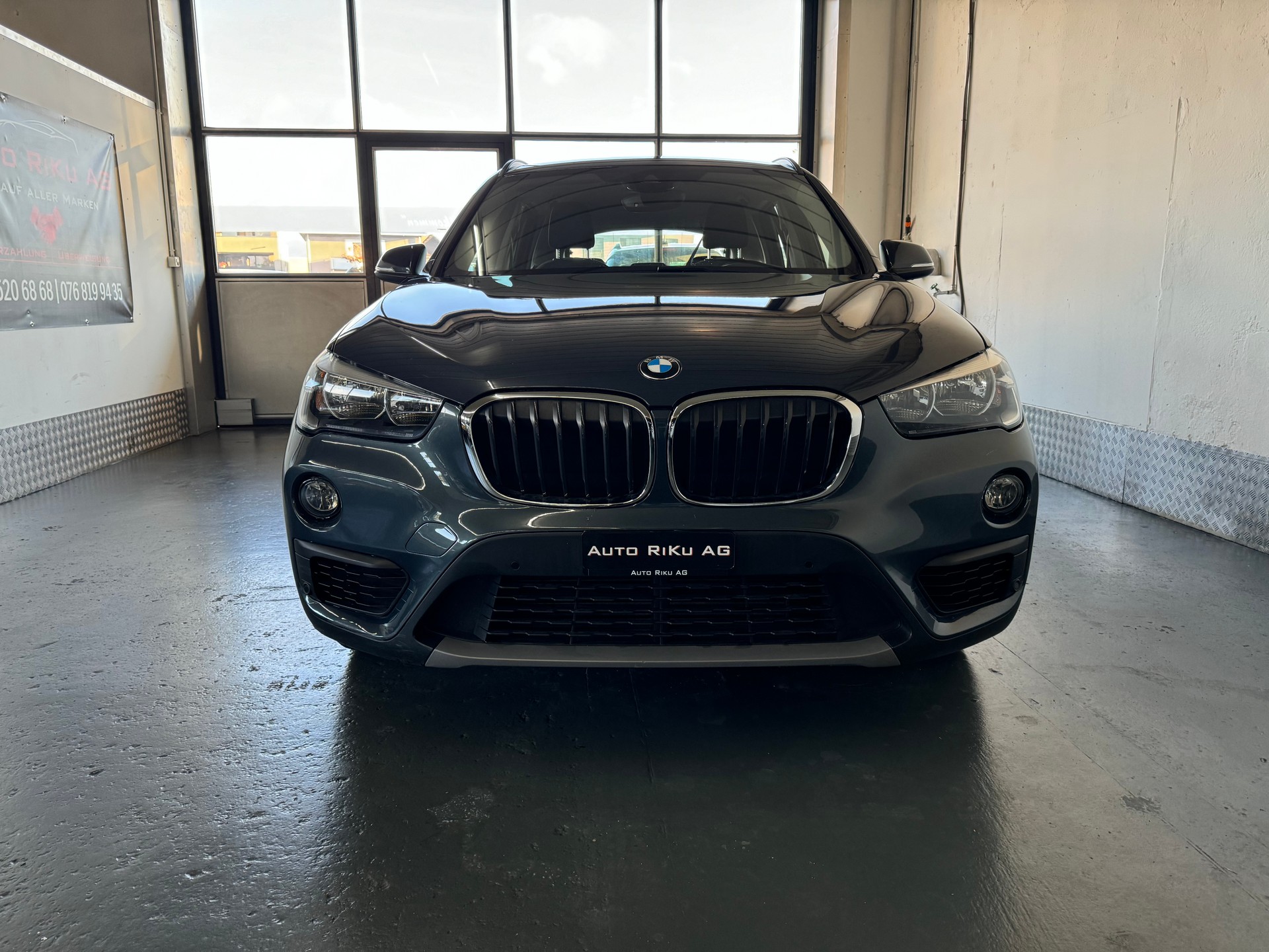 BMW X1 sDrive 18i Sport Line-image-3