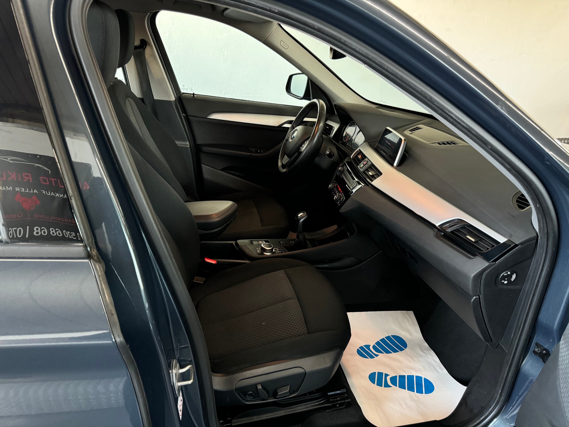 BMW X1 sDrive 18i Sport Line-image-18