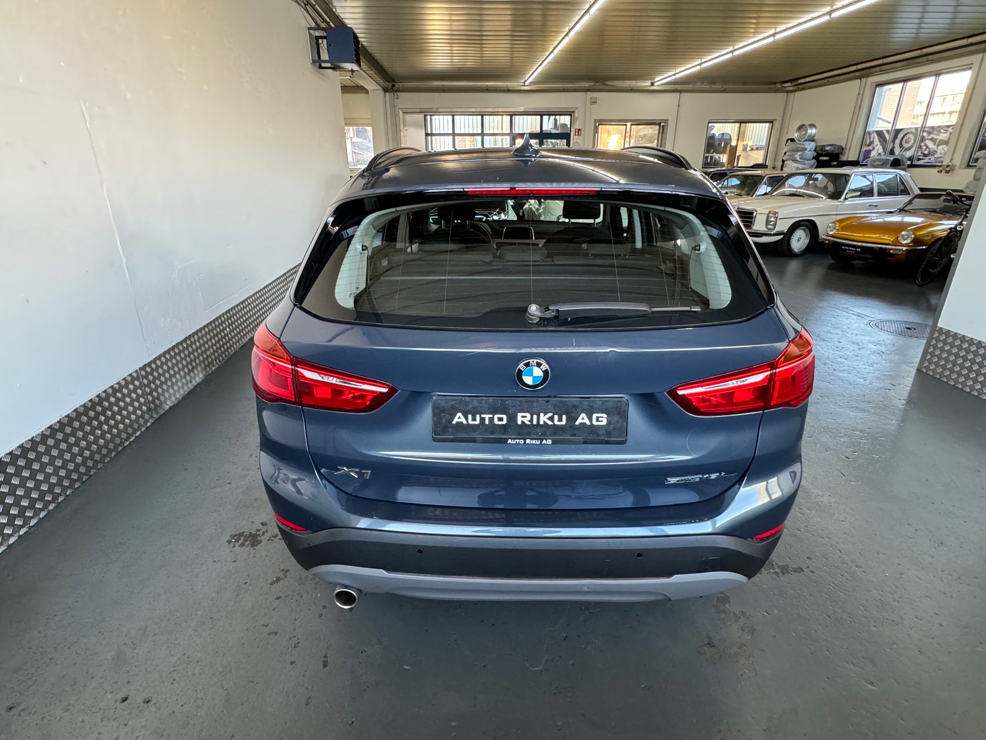 BMW X1 sDrive 18i Sport Line-image-9