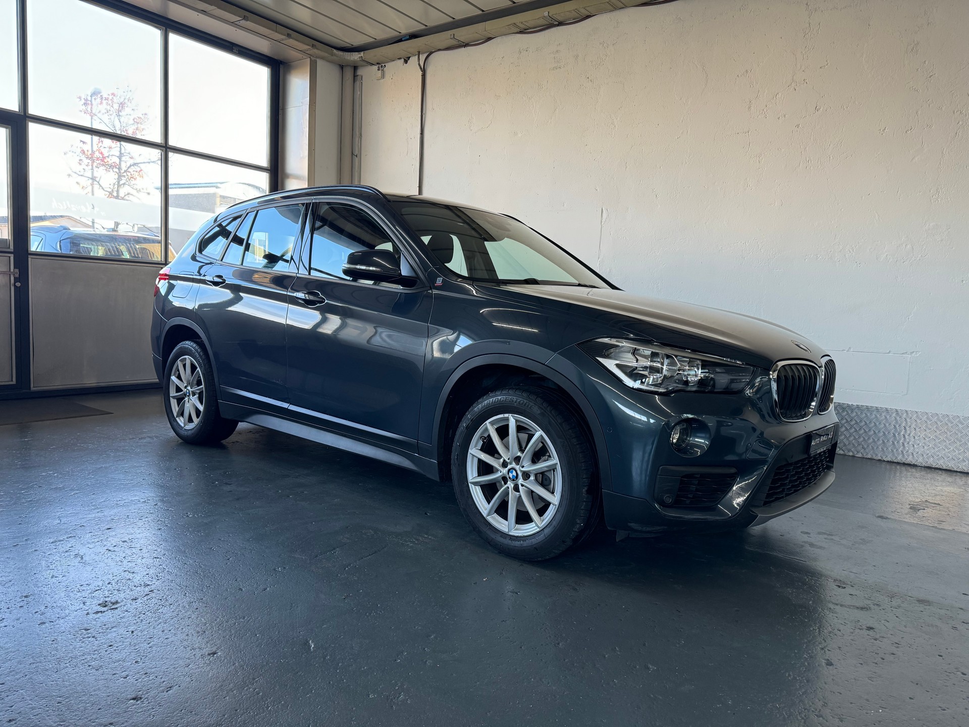 BMW X1 sDrive 18i Sport Line-image-1