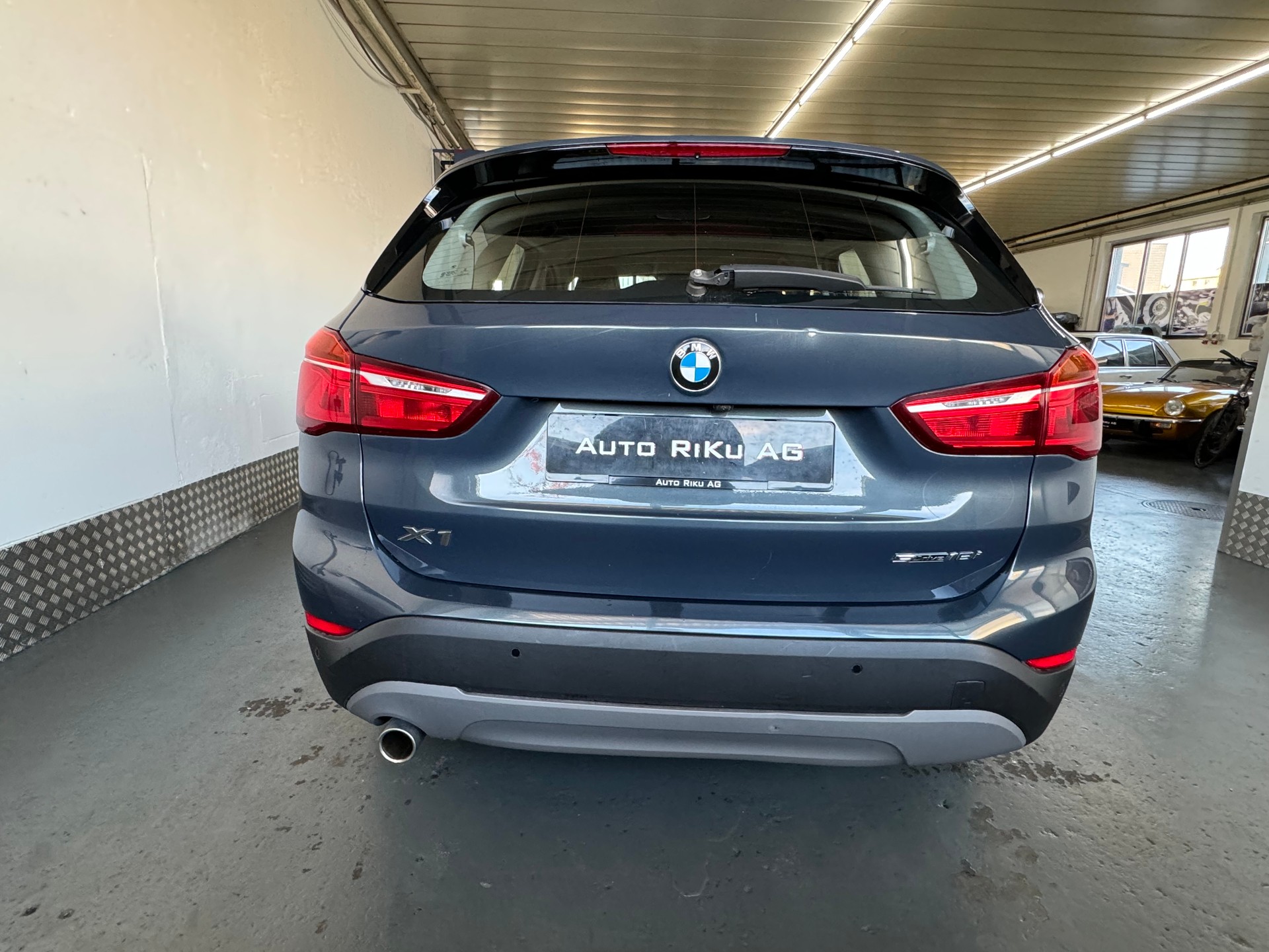 BMW X1 sDrive 18i Sport Line-image-10