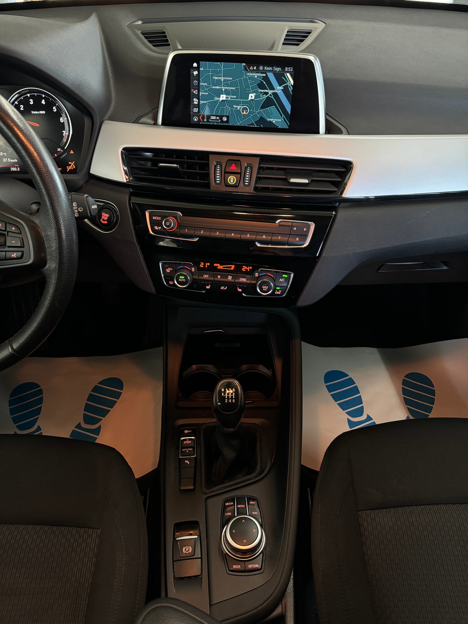 BMW X1 sDrive 18i Sport Line-image-15