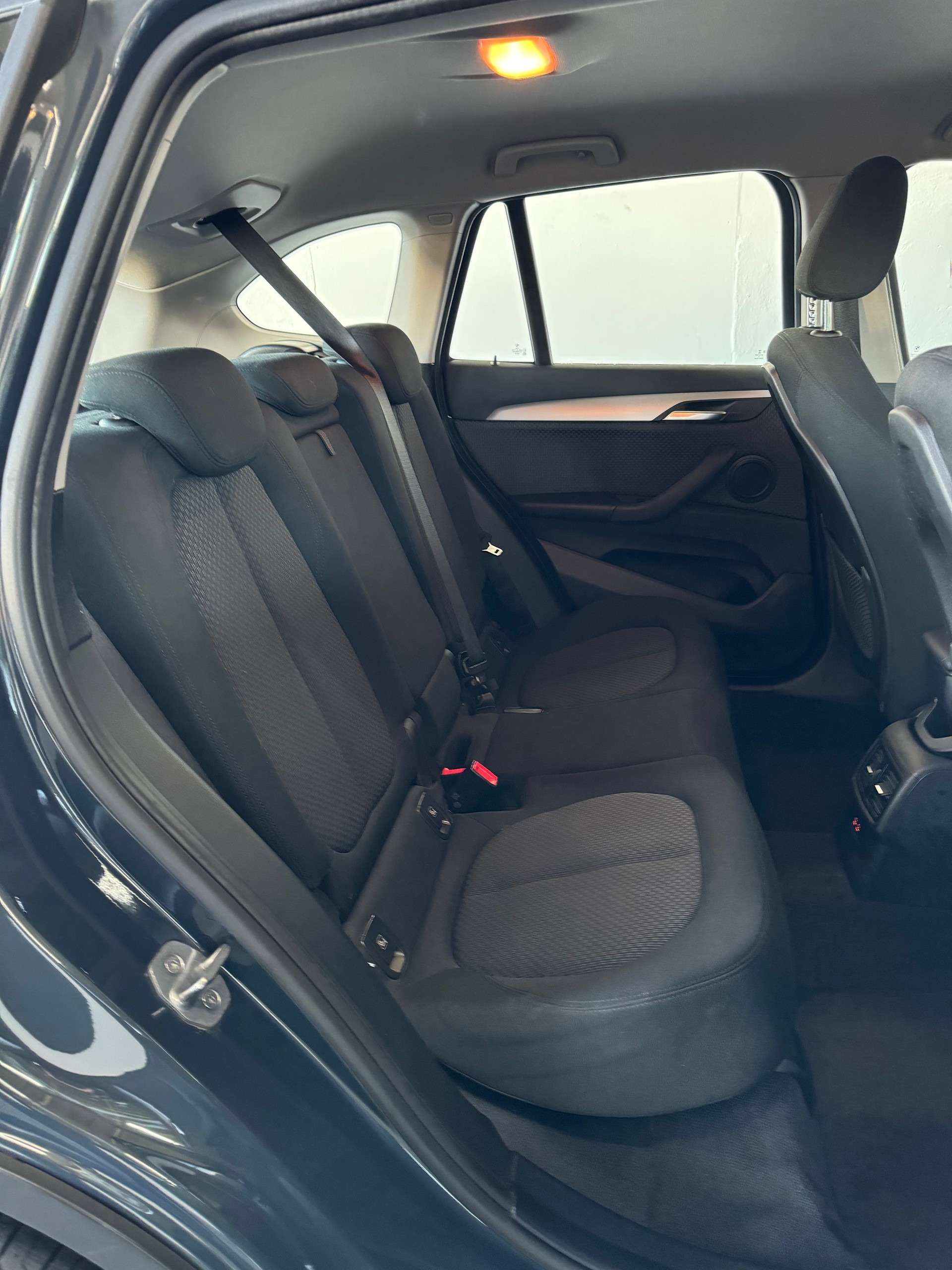 BMW X1 sDrive 18i Sport Line-image-21