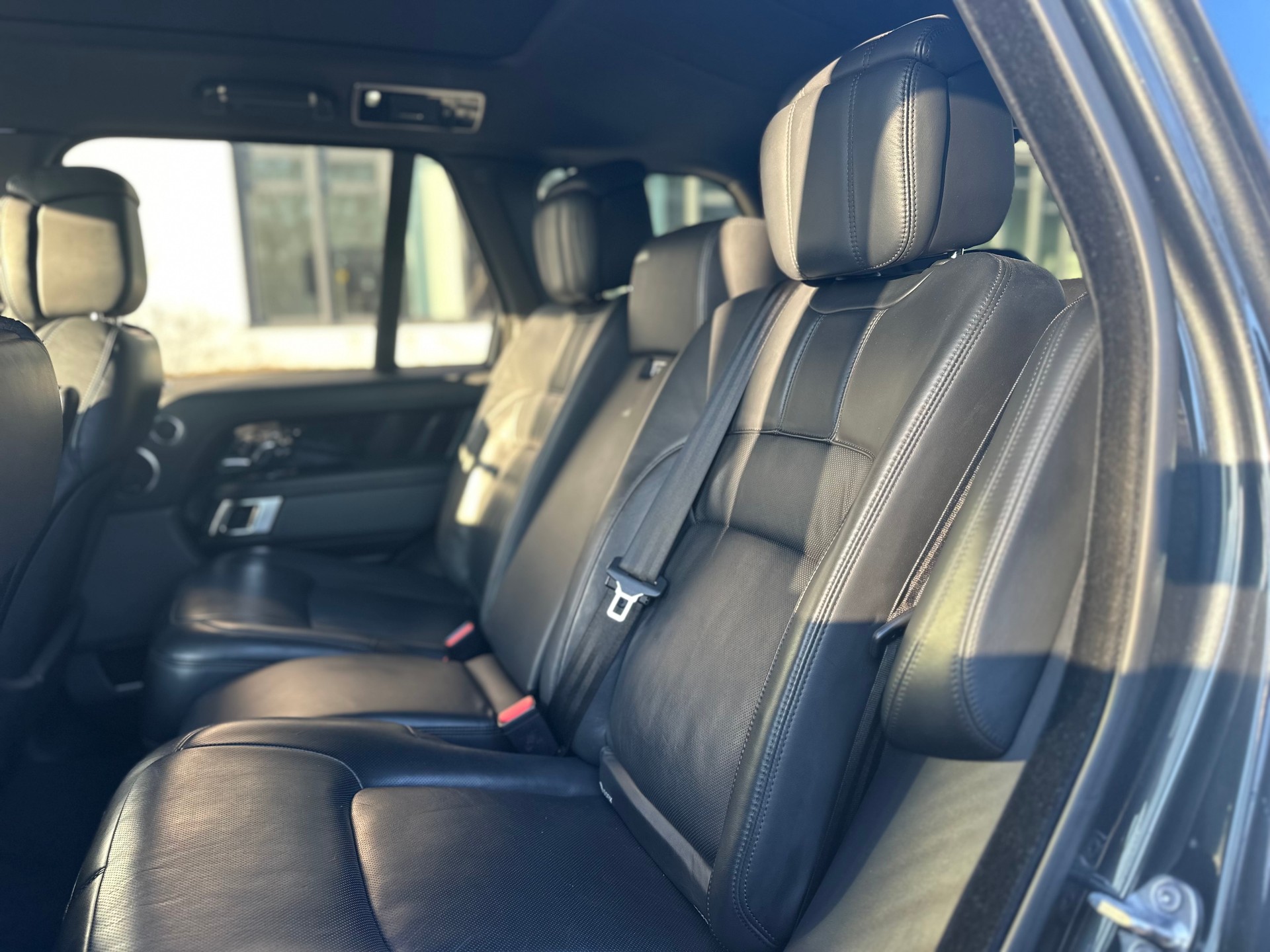LAND ROVER Range Rover 4.4 SDV8 Autobiography Automatic-image-12