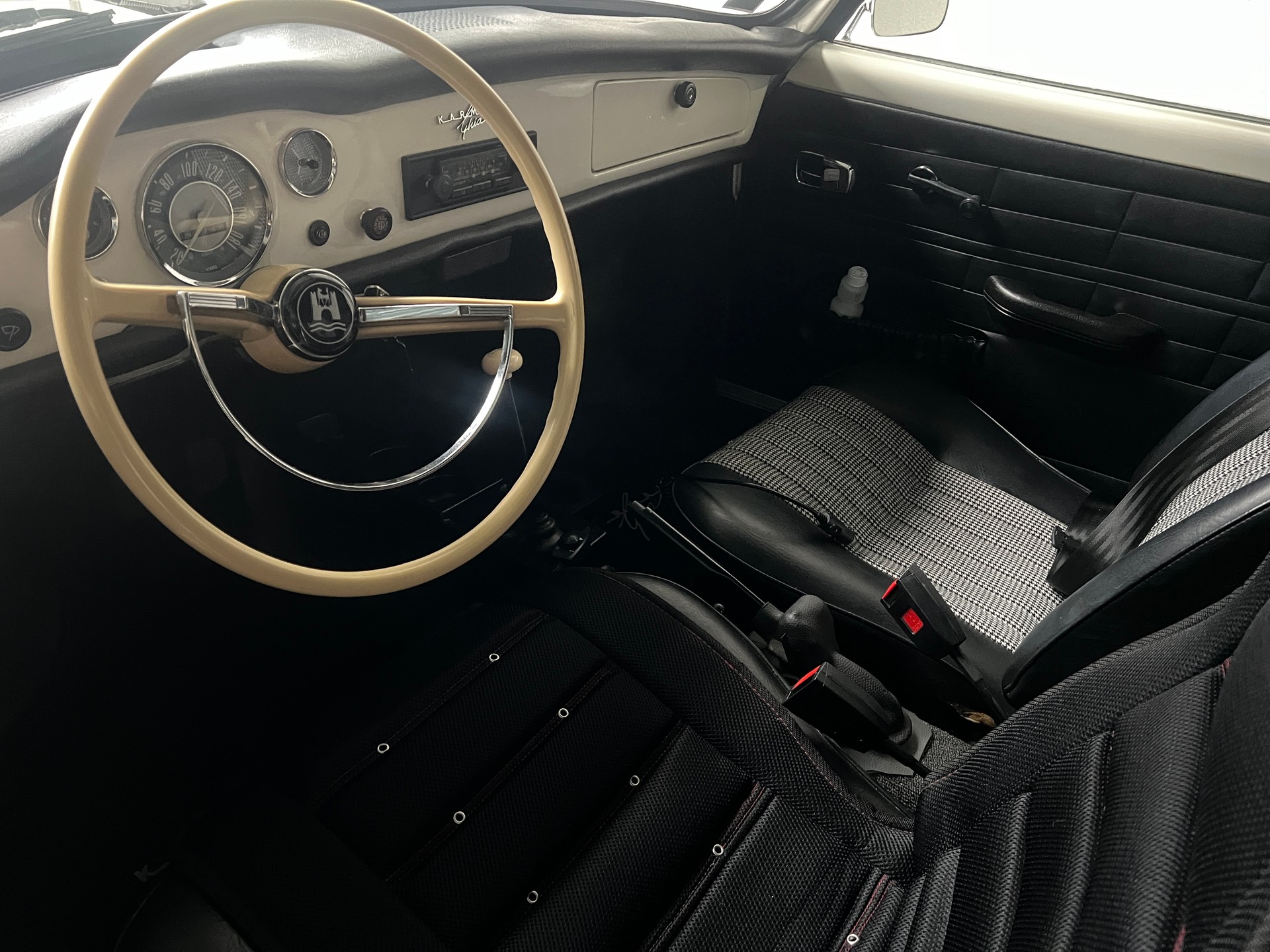 VW KARMANN-GHIA-image-4