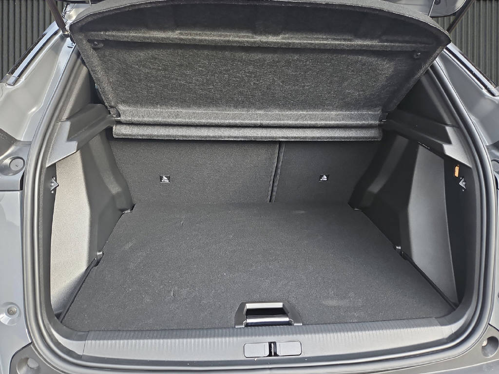 PEUGEOT 2008 1.2 145PS GT Hybrid-image-5