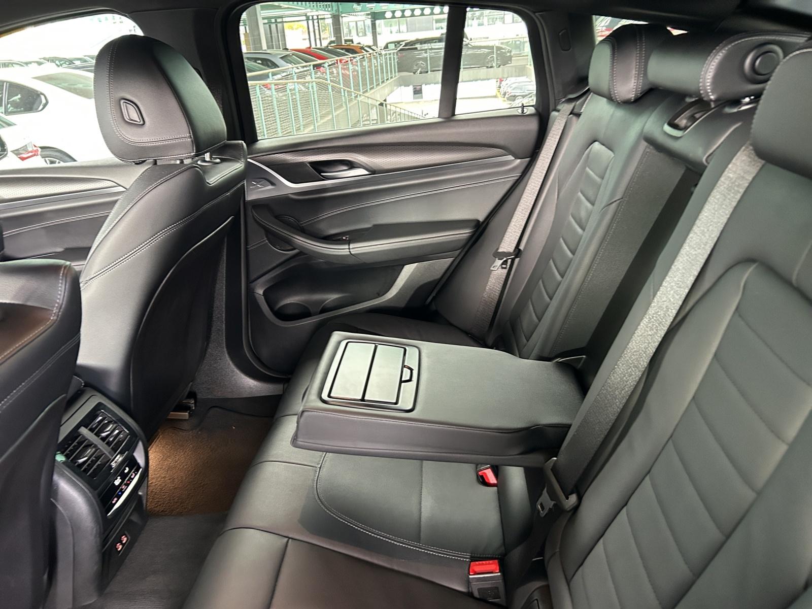 BMW X4 20d xDrive-image-27