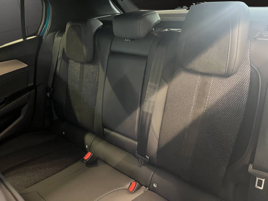 PEUGEOT 308 1.6 PHEV 180 GT-image-8