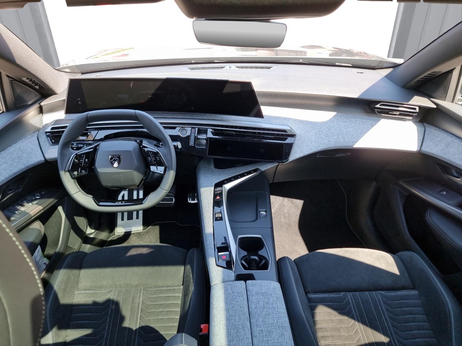 PEUGEOT 5008 e-Launch Edition AWD-image-8