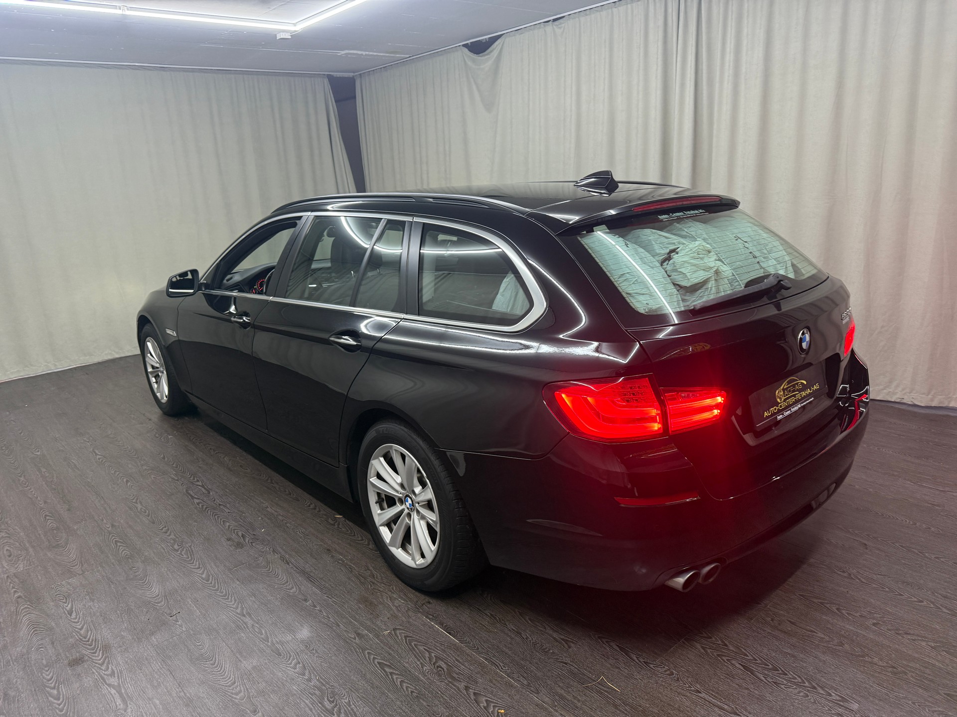 BMW 520d Touring Steptronic-image-5
