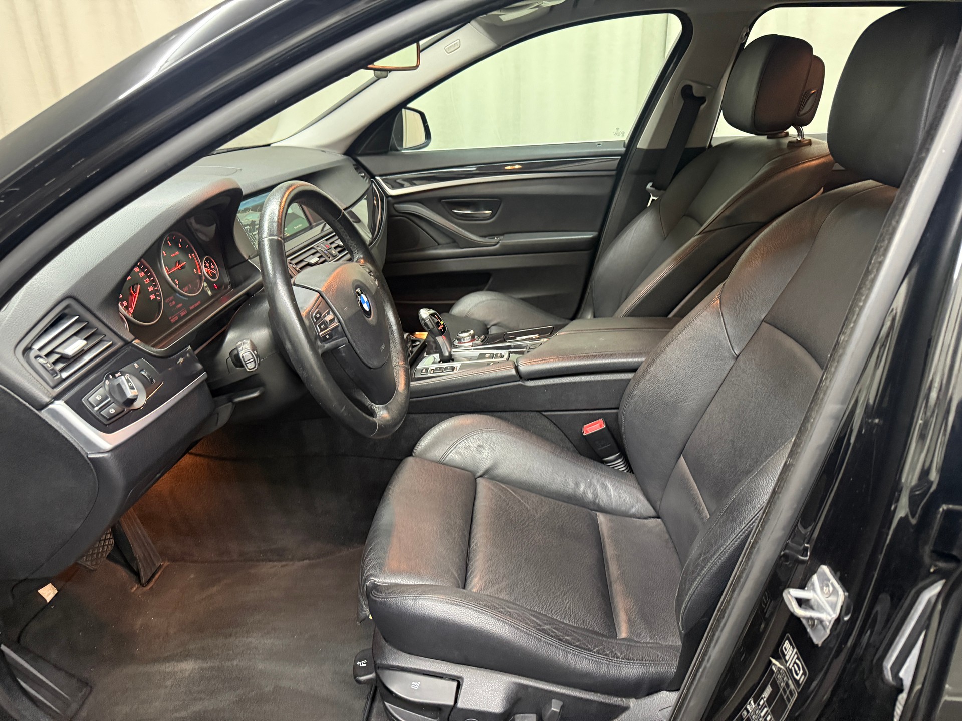 BMW 520d Touring Steptronic-image-6