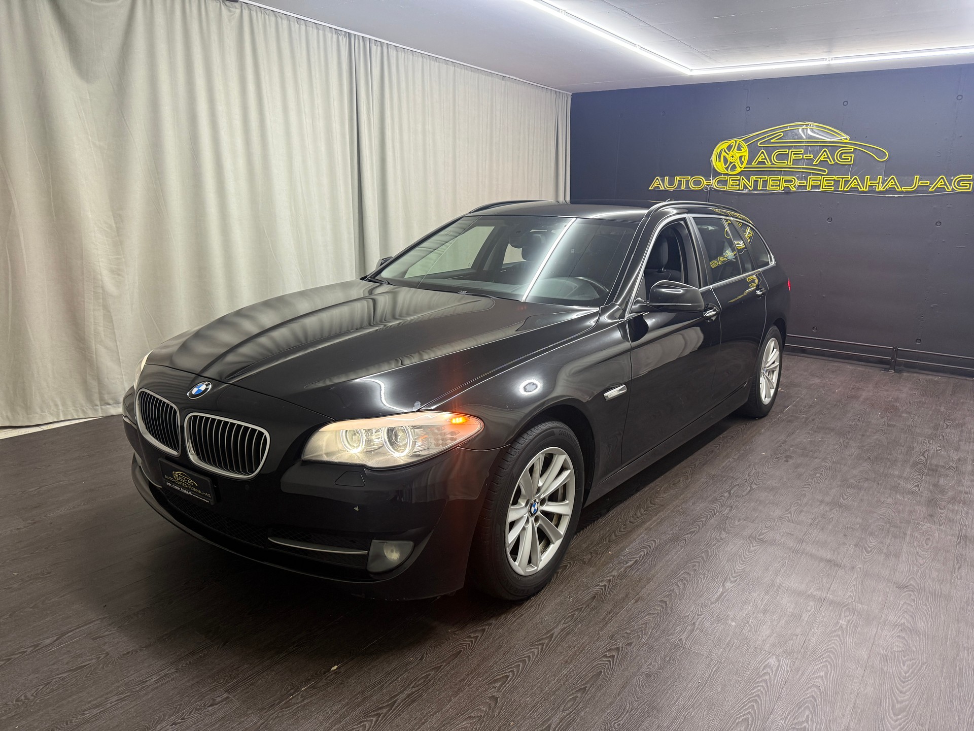 BMW 520d Touring Steptronic-image-0