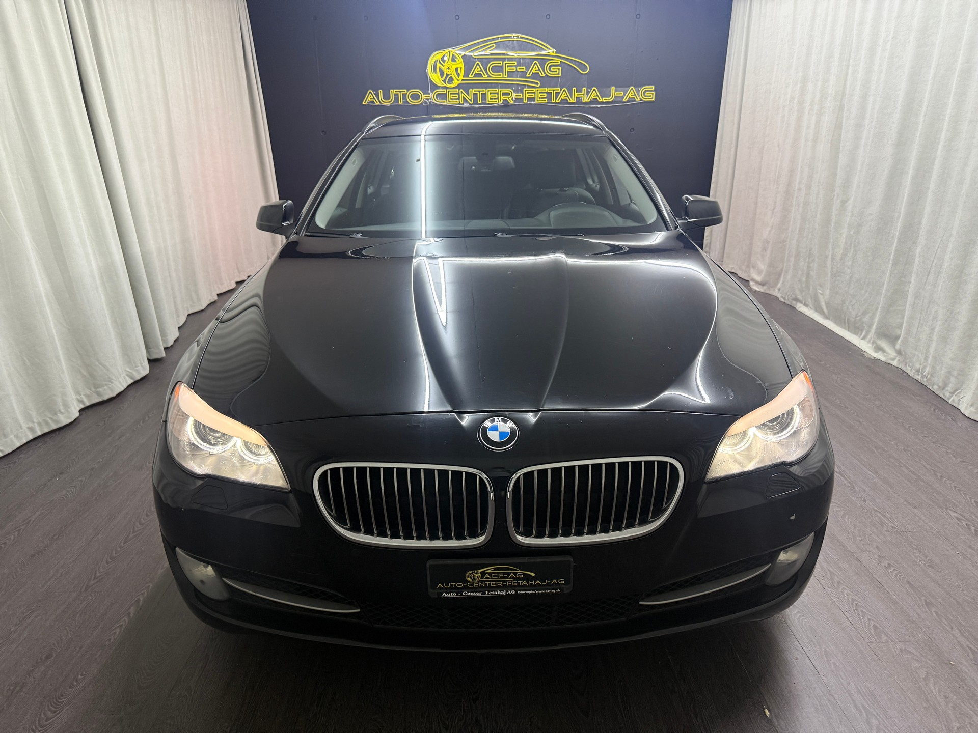 BMW 520d Touring Steptronic-image-1