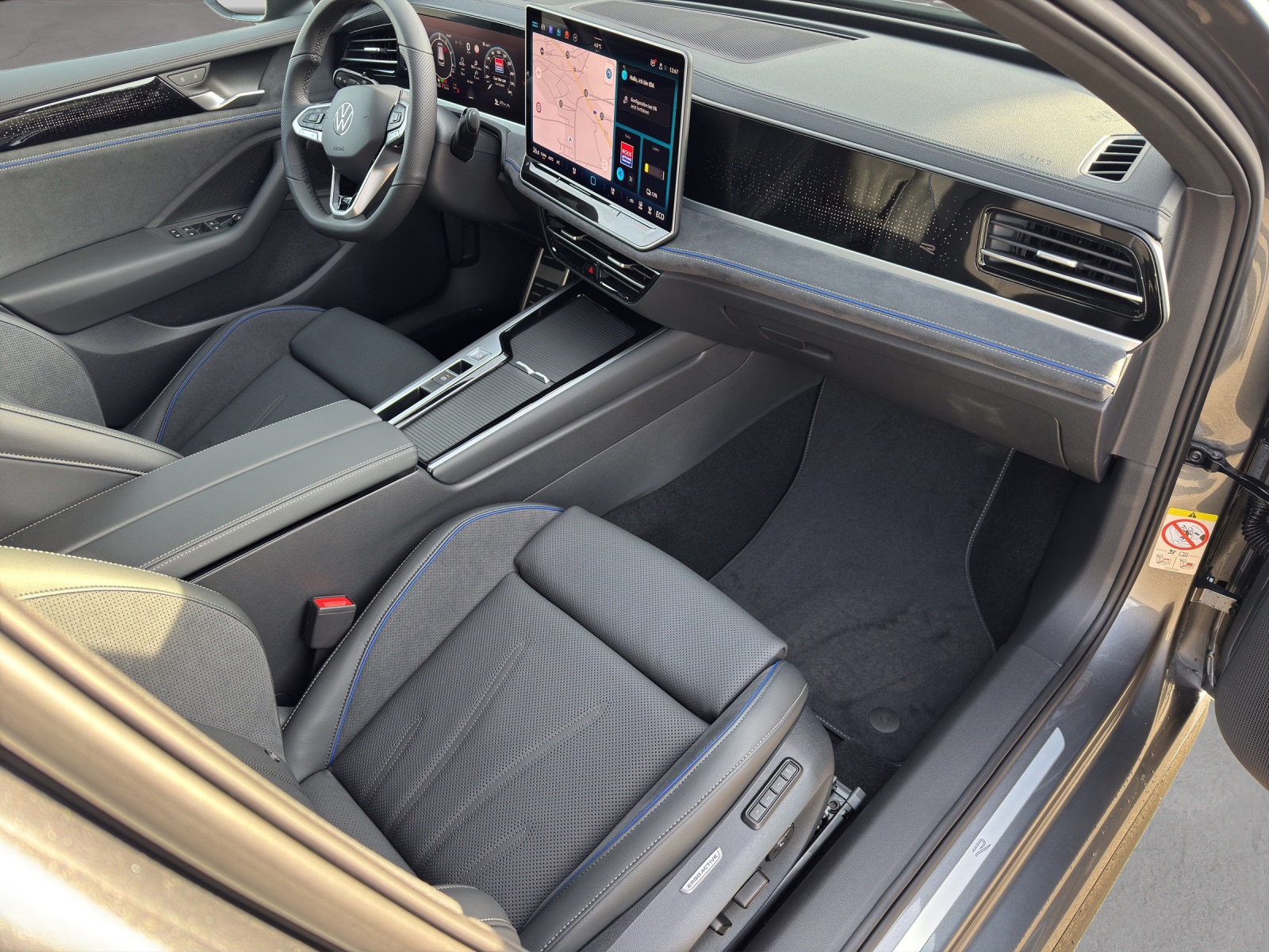 VW Passat Variant 1.5 TSI evo2 Plug-In- Hybrid R-Line DSG-image-10