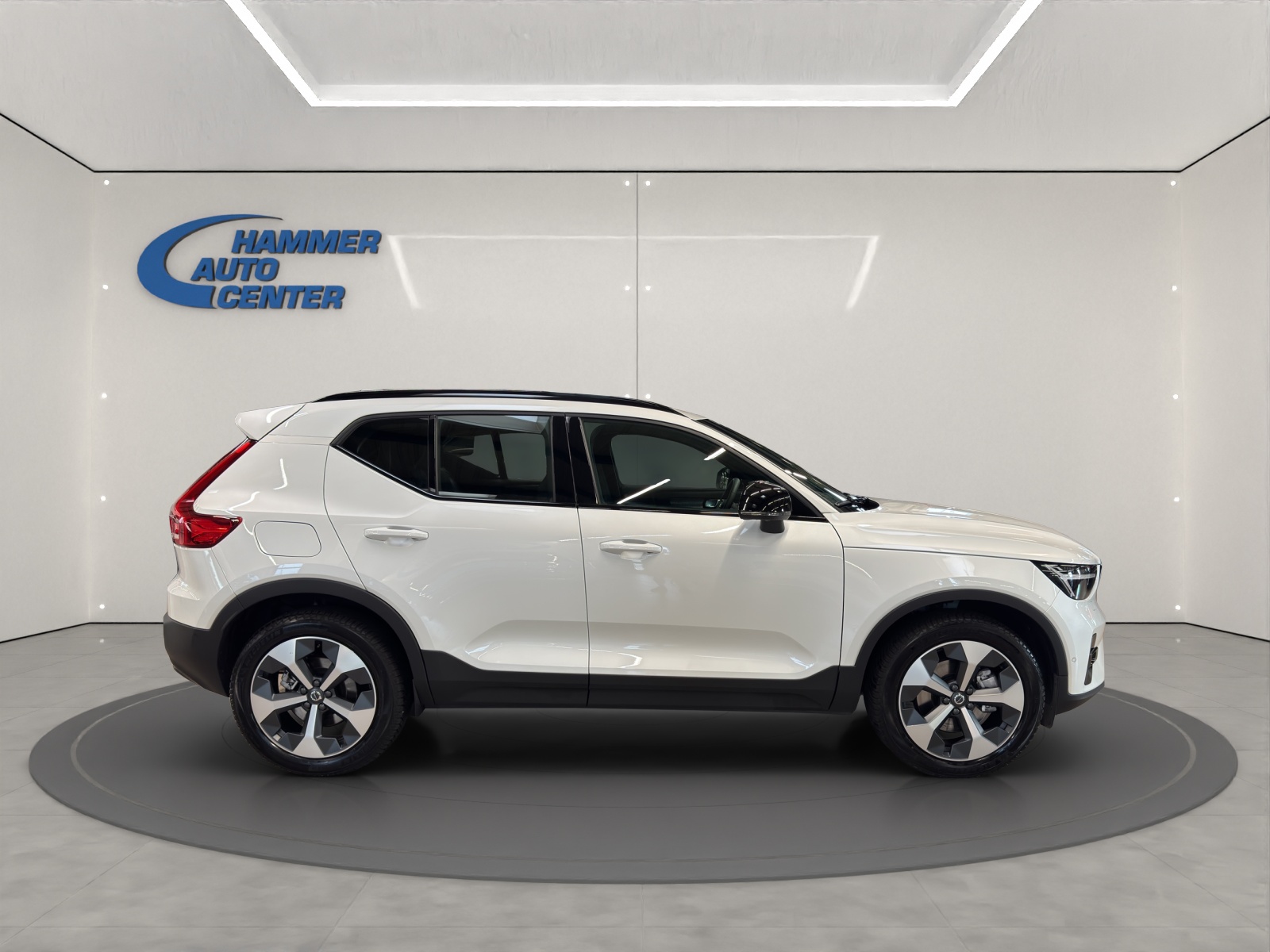 VOLVO XC40 2.0 B4 MH Ultimate Dark-image-5