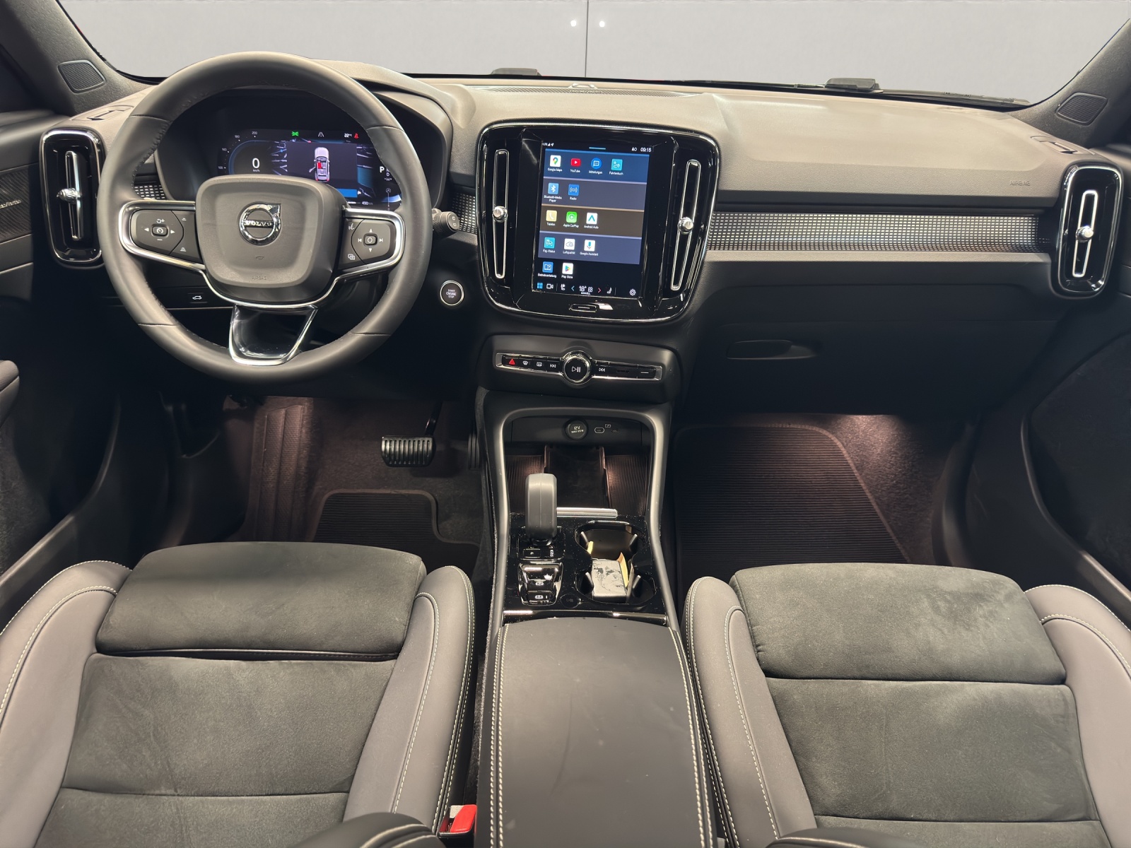 VOLVO XC40 2.0 B4 MH Ultimate Dark-image-15