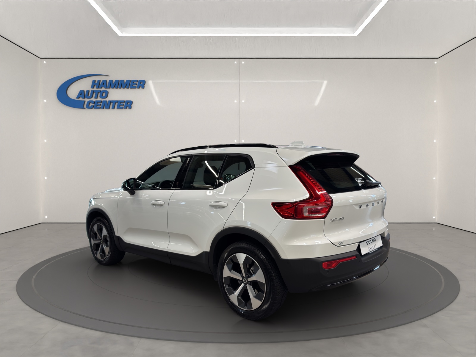 VOLVO XC40 2.0 B4 MH Ultimate Dark-image-1