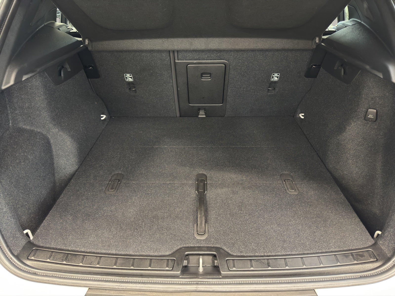 VOLVO XC40 2.0 B4 MH Ultimate Dark-image-10