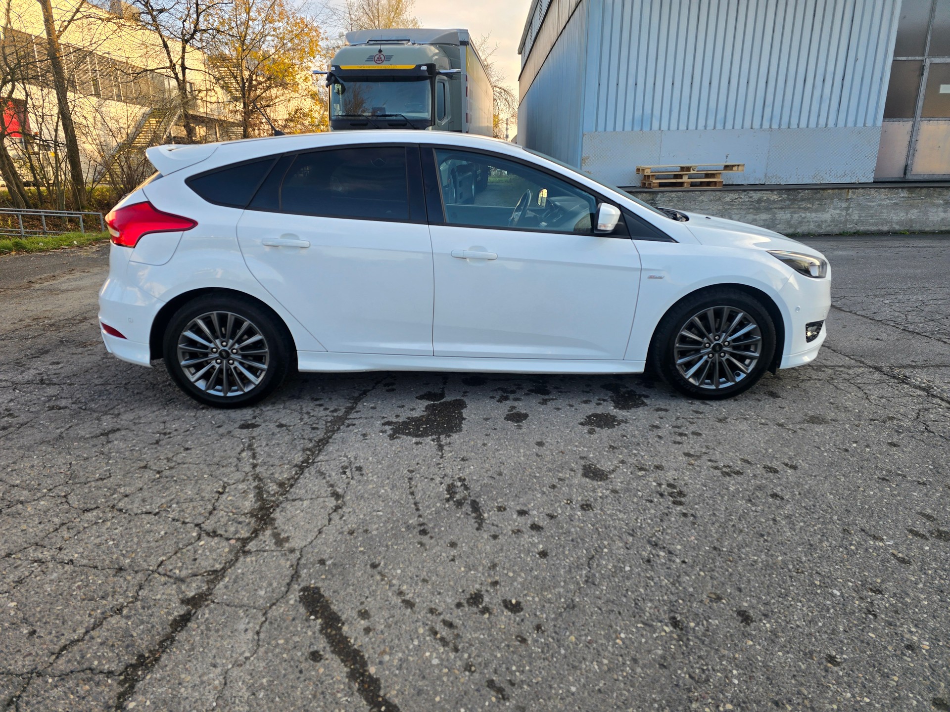 FORD Focus 1.5 SCTi ST Line-image-7