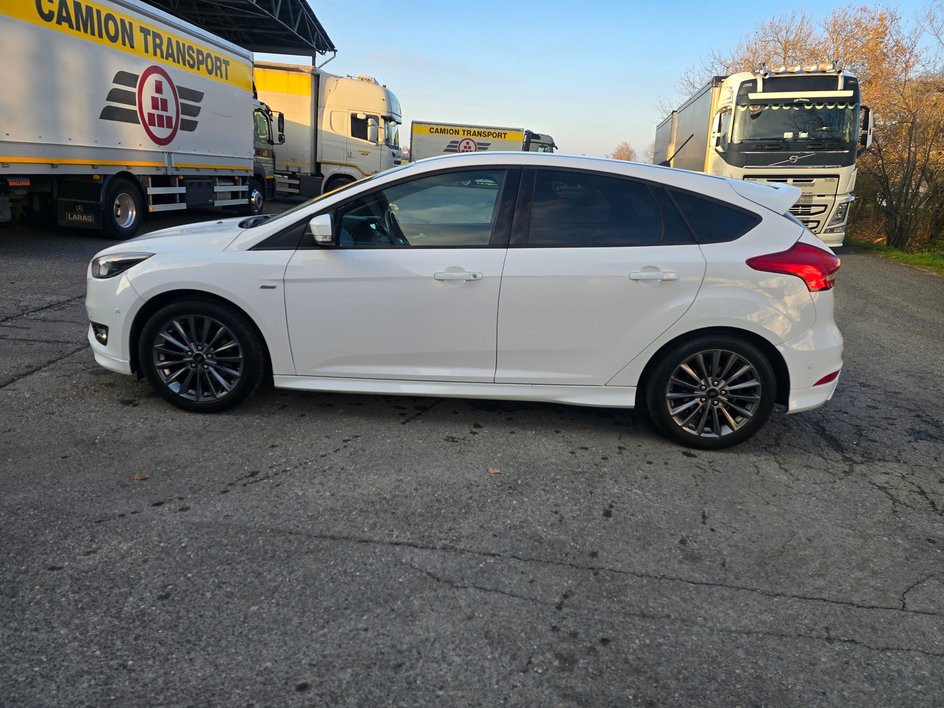 FORD Focus 1.5 SCTi ST Line-image-8