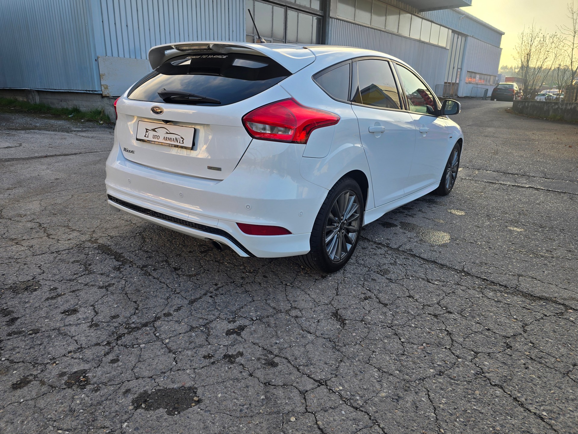 FORD Focus 1.5 SCTi ST Line-image-4