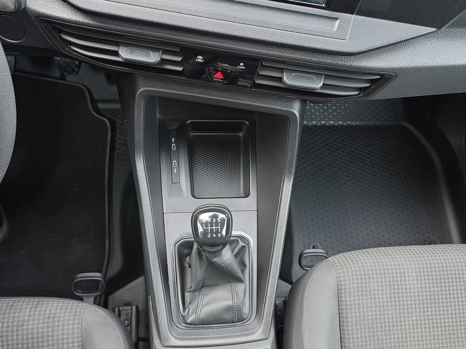 VW Caddy Cargo 2.0TDI Entry-image-11
