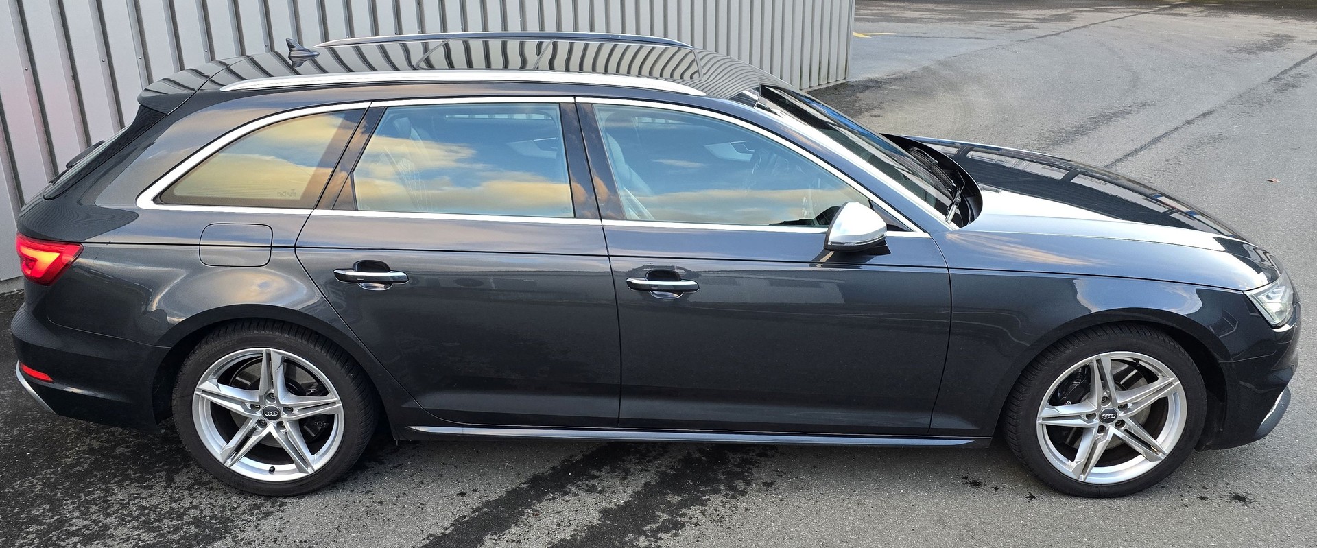 AUDI S4 Avant 3.0 TFSI quattro tiptronic-image-5