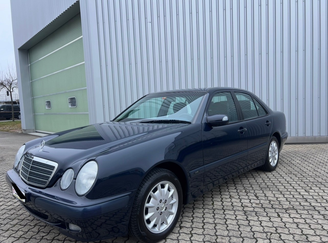 MERCEDES-BENZ E 200 Kompressor Classic
