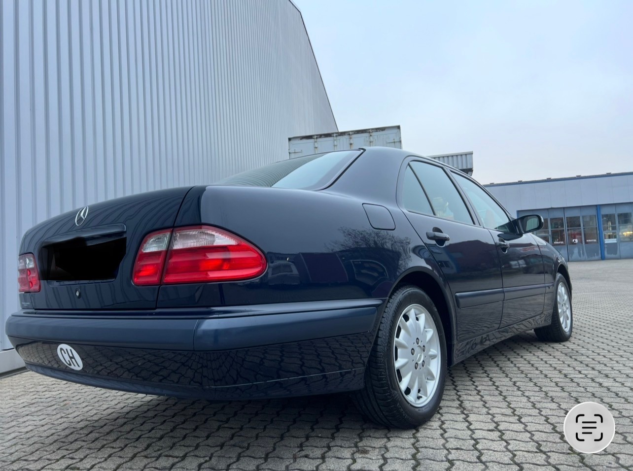 MERCEDES-BENZ E 200 Kompressor Classic-showroom-element-3
