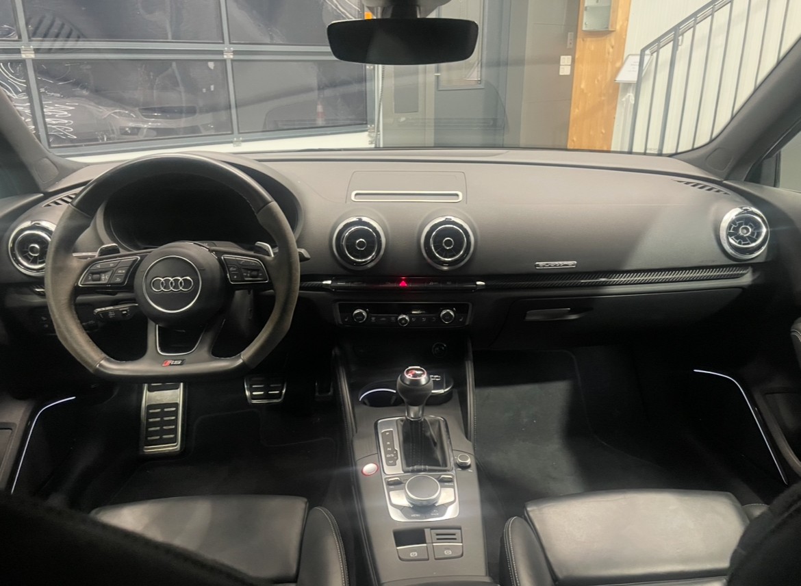AUDI RS3 Sportback 2.5 TSI quattro S-tronic-image-14