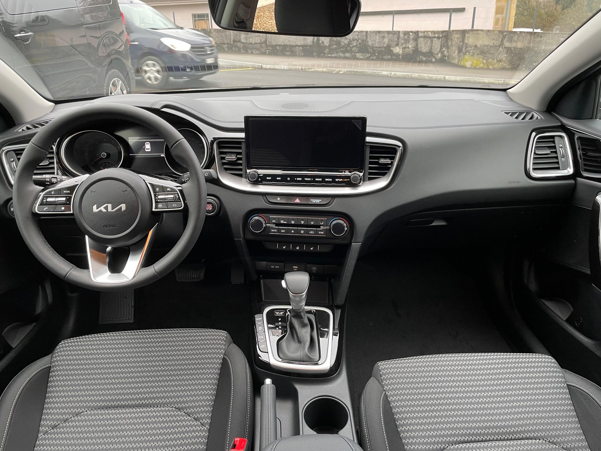 KIA Ceed 1.5 T-GDi Power-image-9