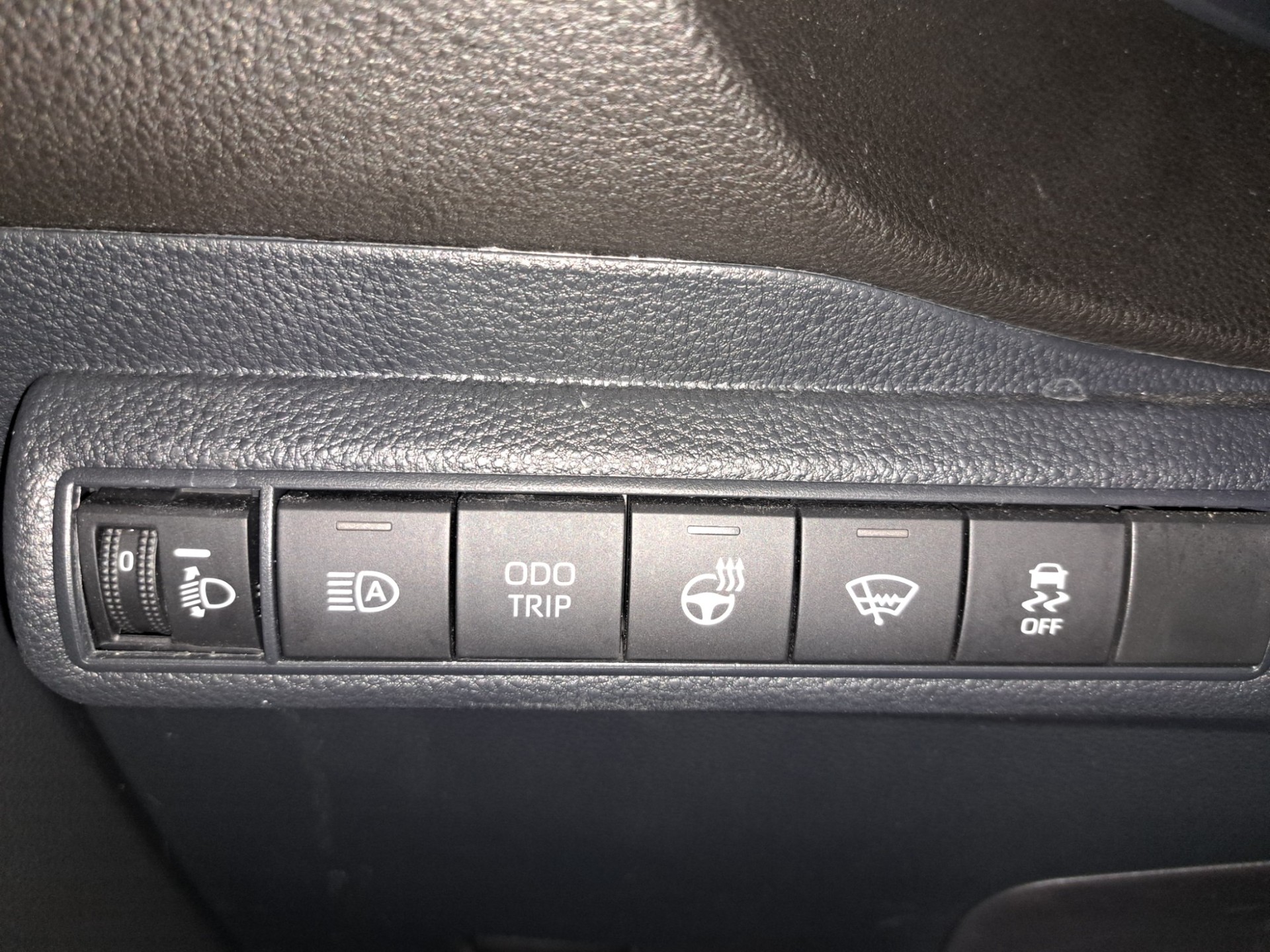 TOYOTA Corolla Touring Sports 1.8 HSD Comfort e-CVT-image-14