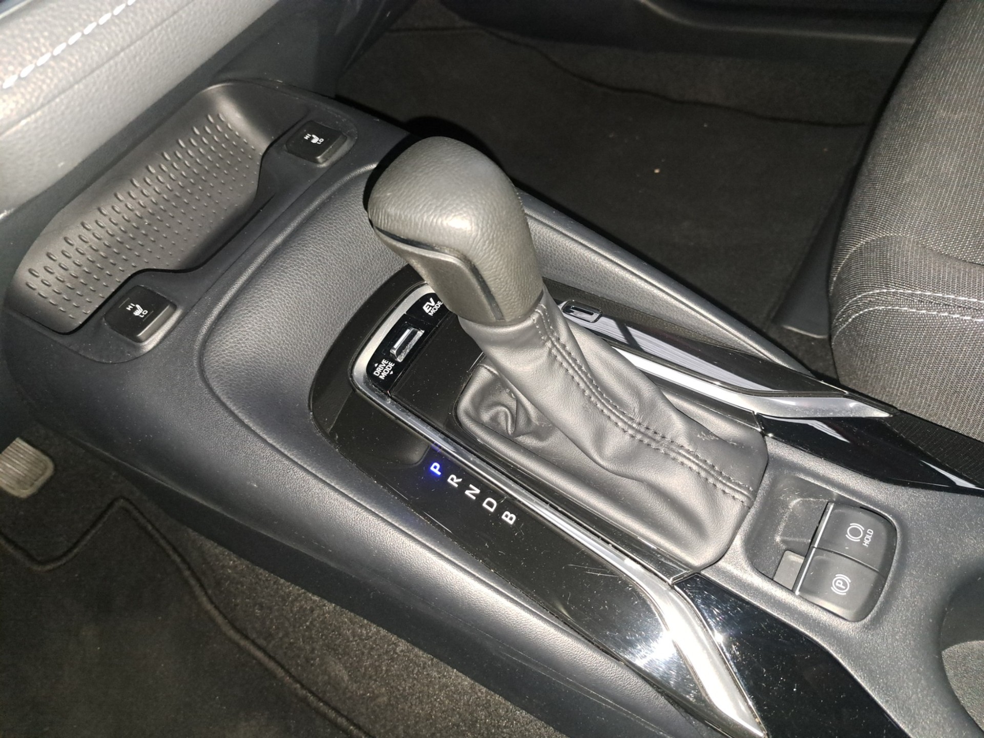 TOYOTA Corolla Touring Sports 1.8 HSD Comfort e-CVT-image-13