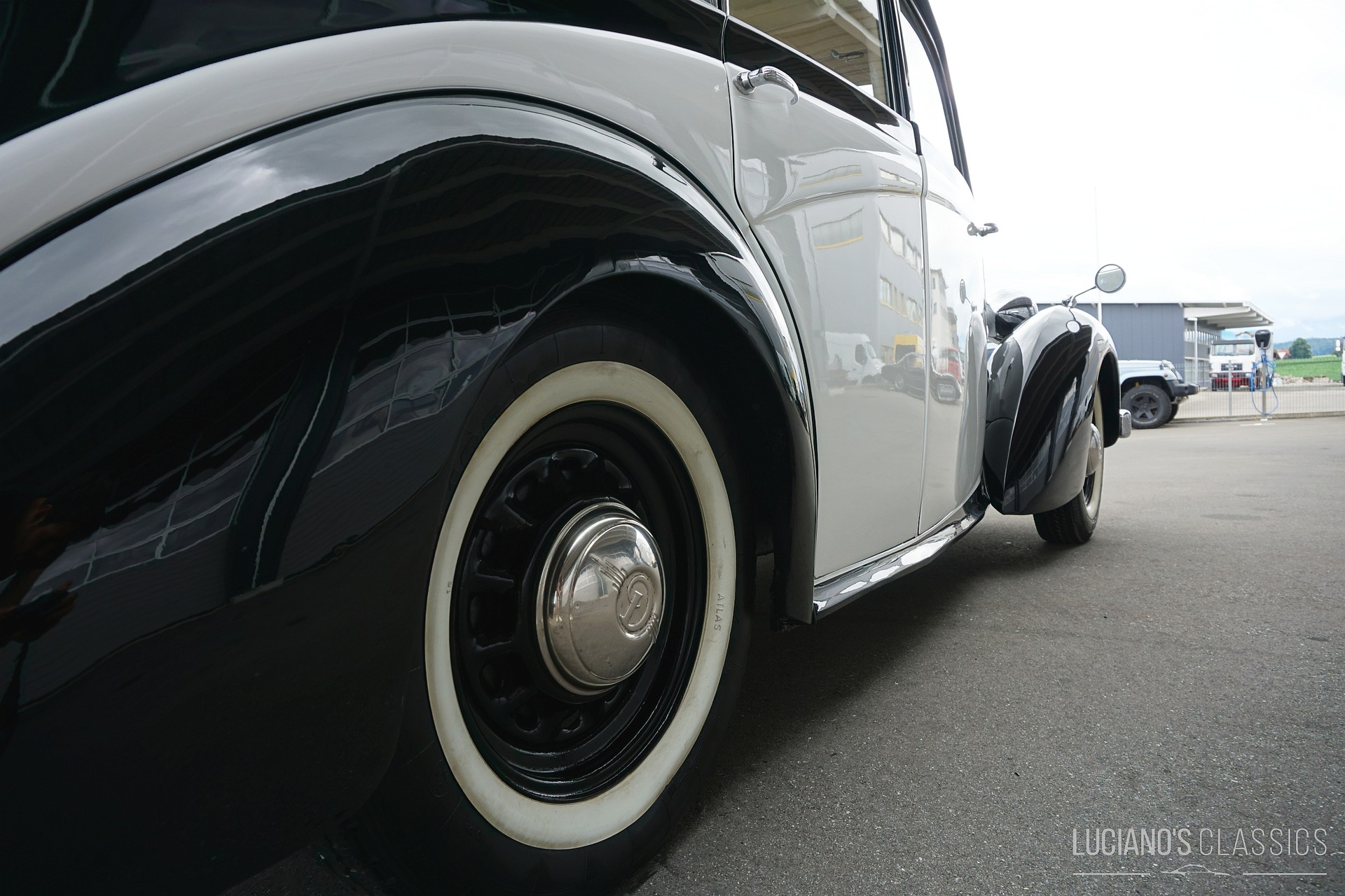 DAIMLER DB 18 Saloon-image-13