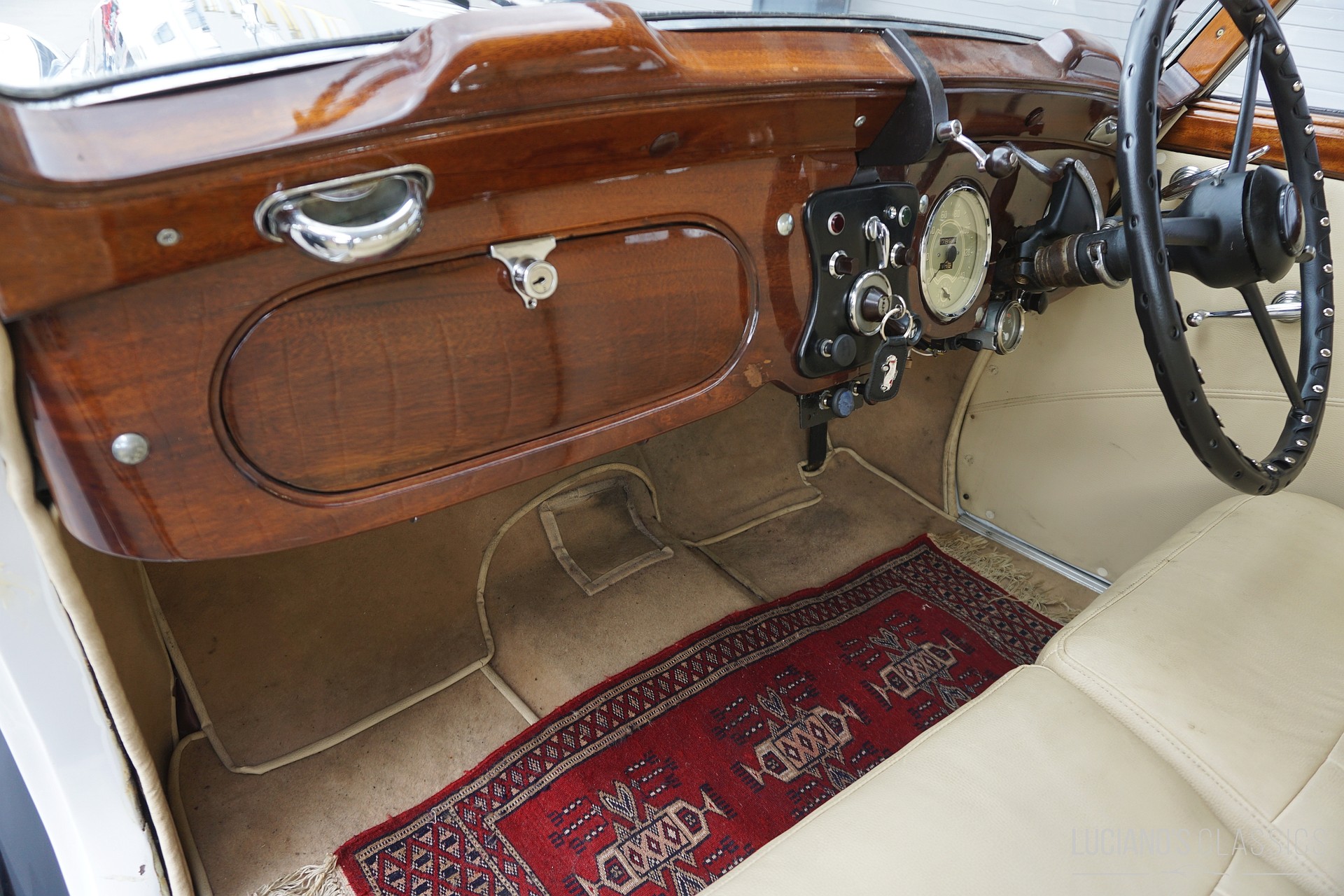 DAIMLER DB 18 Saloon-image-17