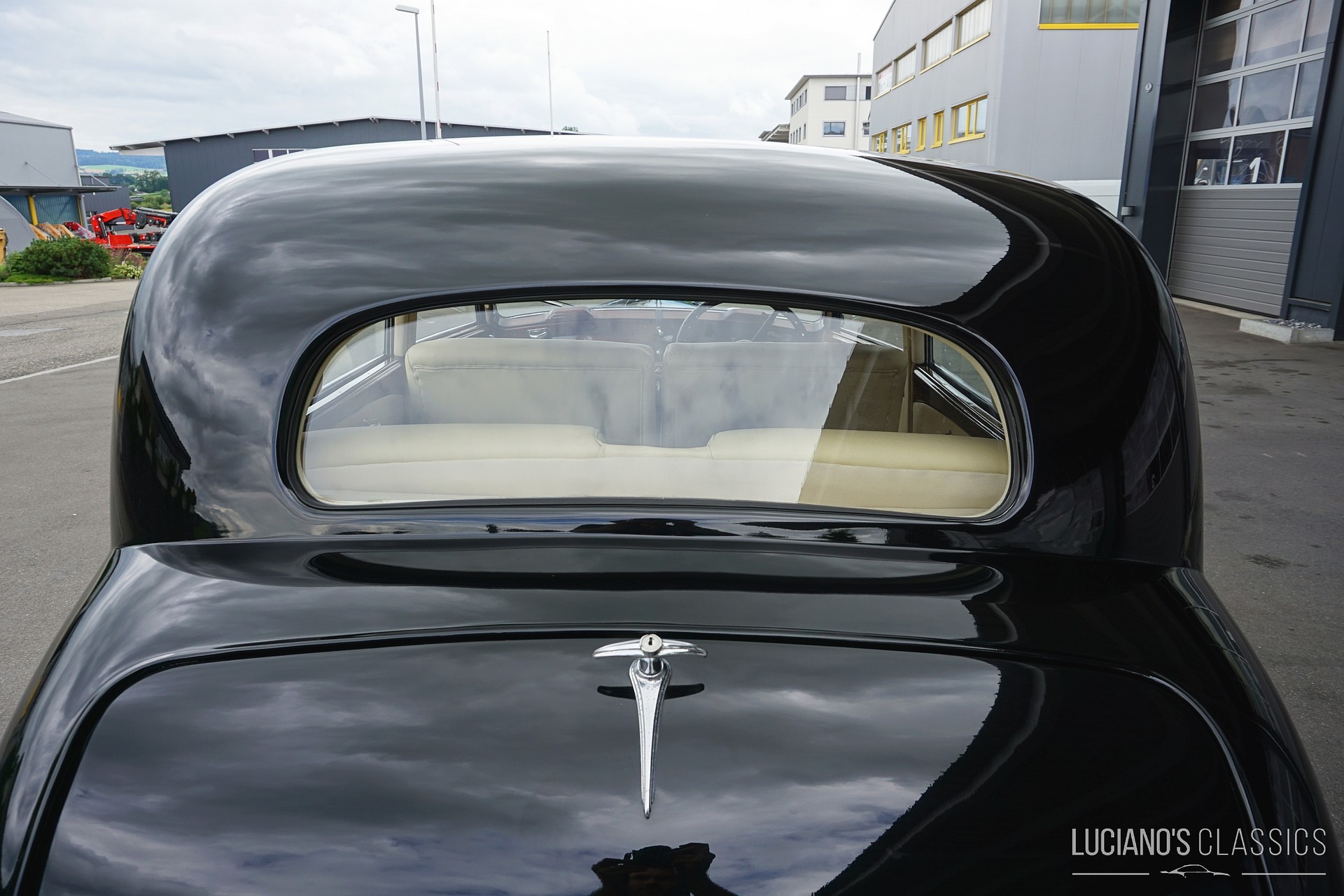 DAIMLER DB 18 Saloon-image-12