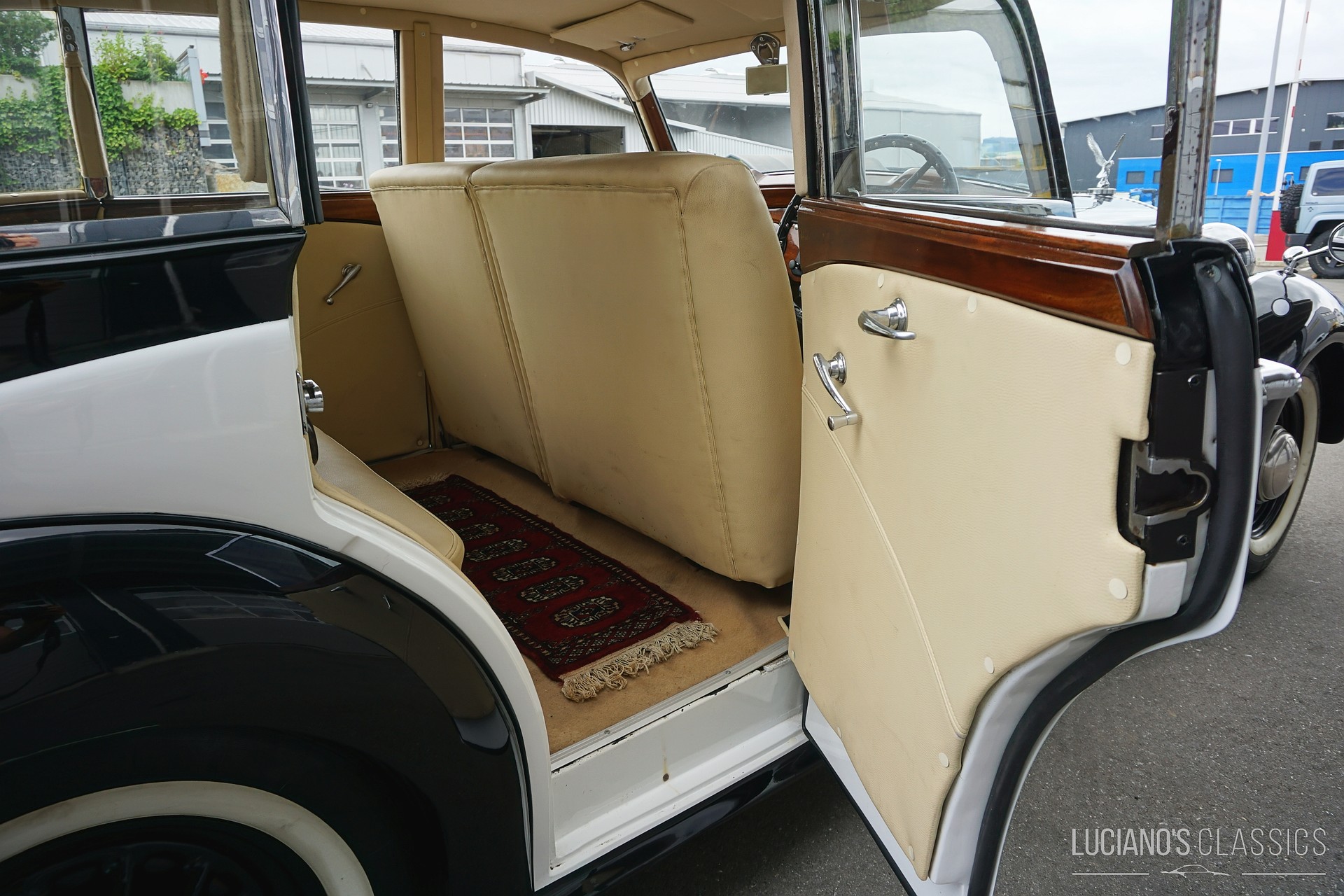 DAIMLER DB 18 Saloon-image-22