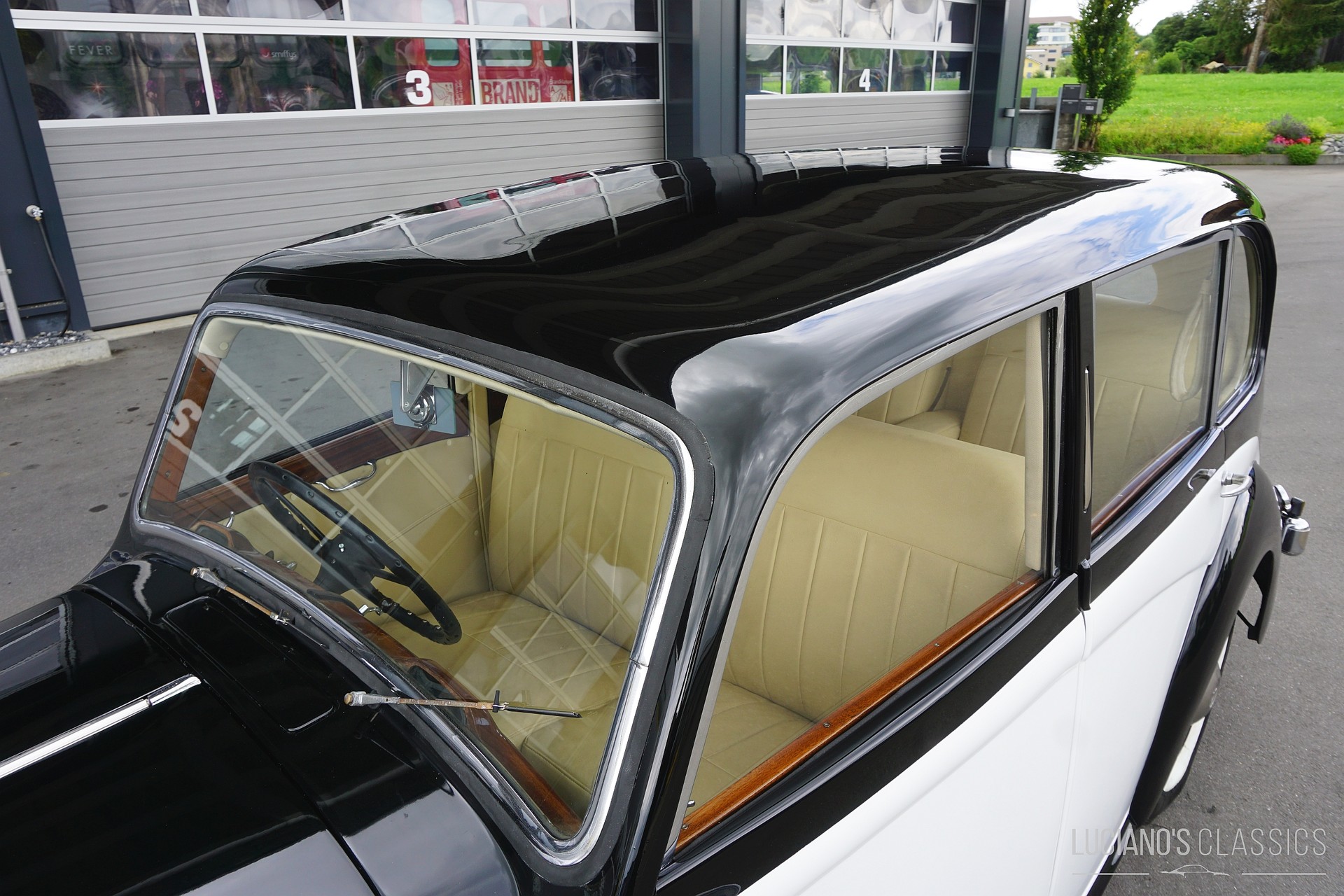 DAIMLER DB 18 Saloon-image-9