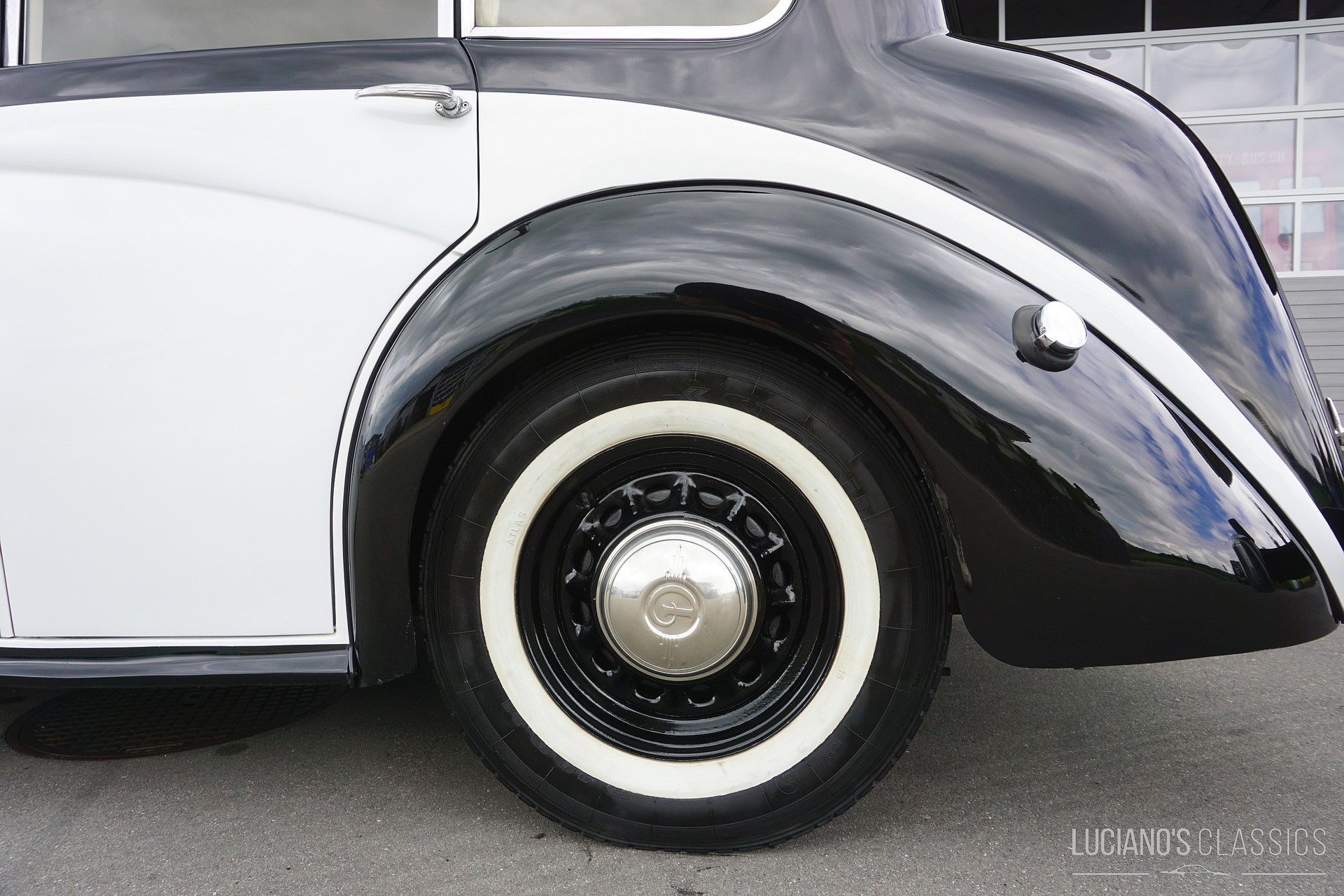 DAIMLER DB 18 Saloon-image-11