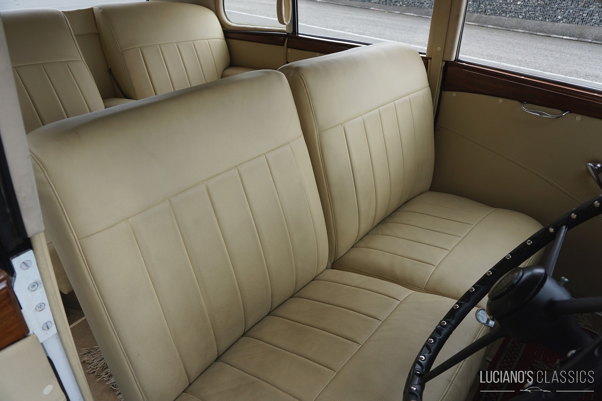 DAIMLER DB 18 Saloon-image-24