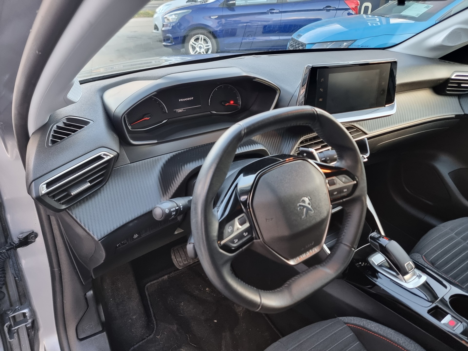 PEUGEOT 208 1.2 PureTech Active Pack EAT8-image-8