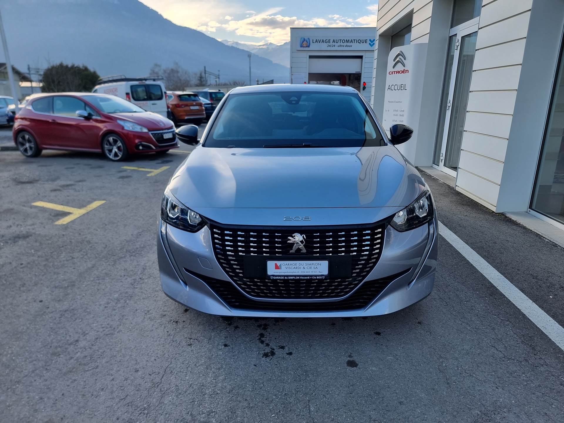 PEUGEOT 208 1.2 PureTech Active Pack EAT8-image-0